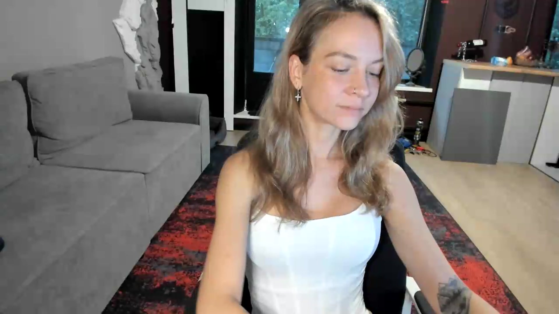 Gallery image thumbnail from Qi_ra's myfreecams stream on, 09/06/2026, 03:34 image 7 of 20