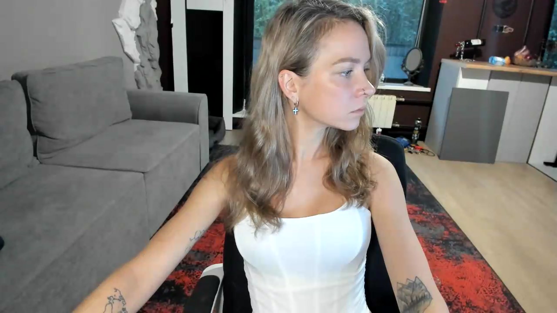 Gallery image thumbnail from Qi_ra's myfreecams stream on, 09/06/2026, 03:34 image 5 of 20