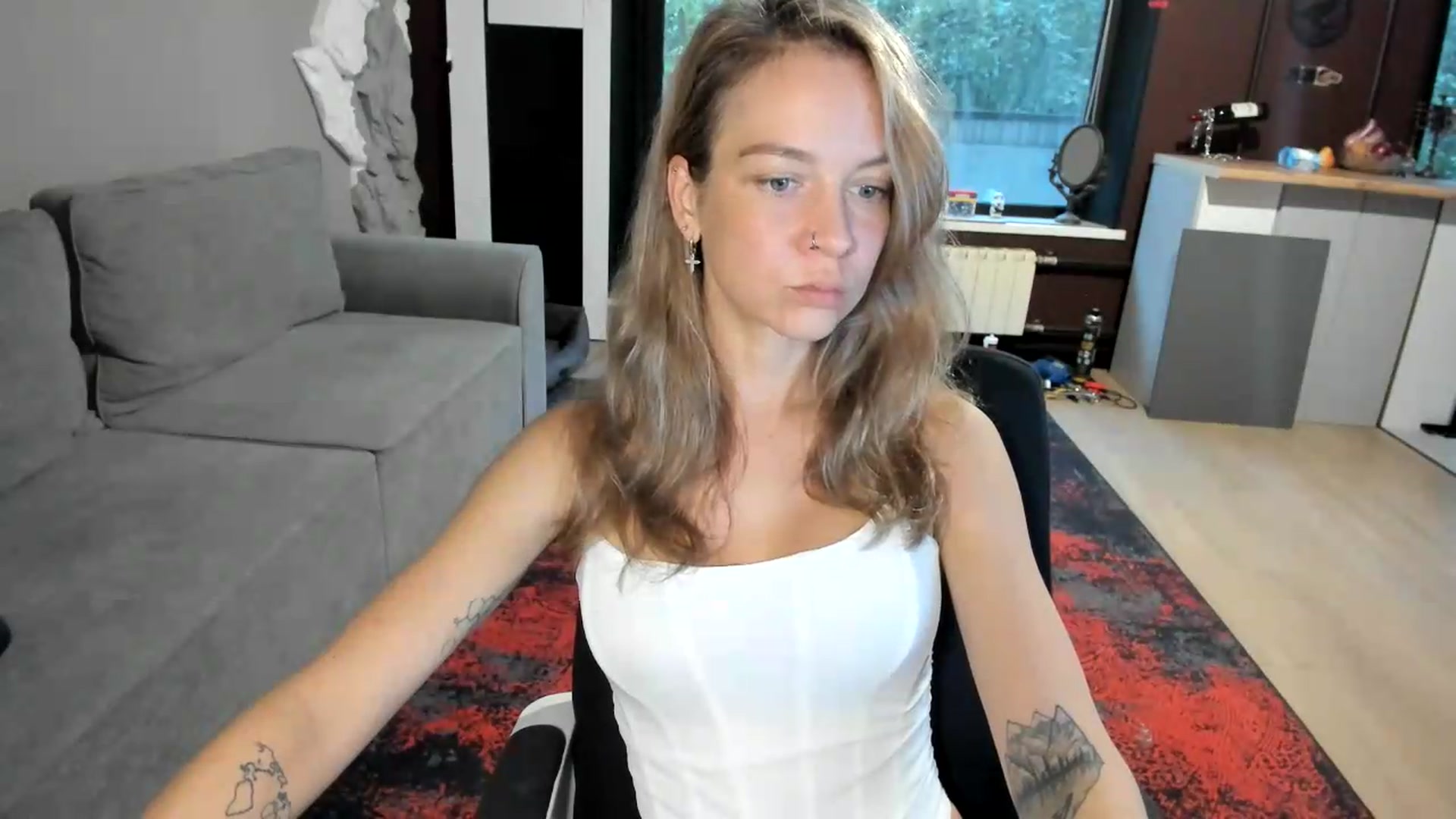 Gallery image thumbnail from Qi_ra's myfreecams stream on, 09/06/2026, 03:34 image 15 of 20