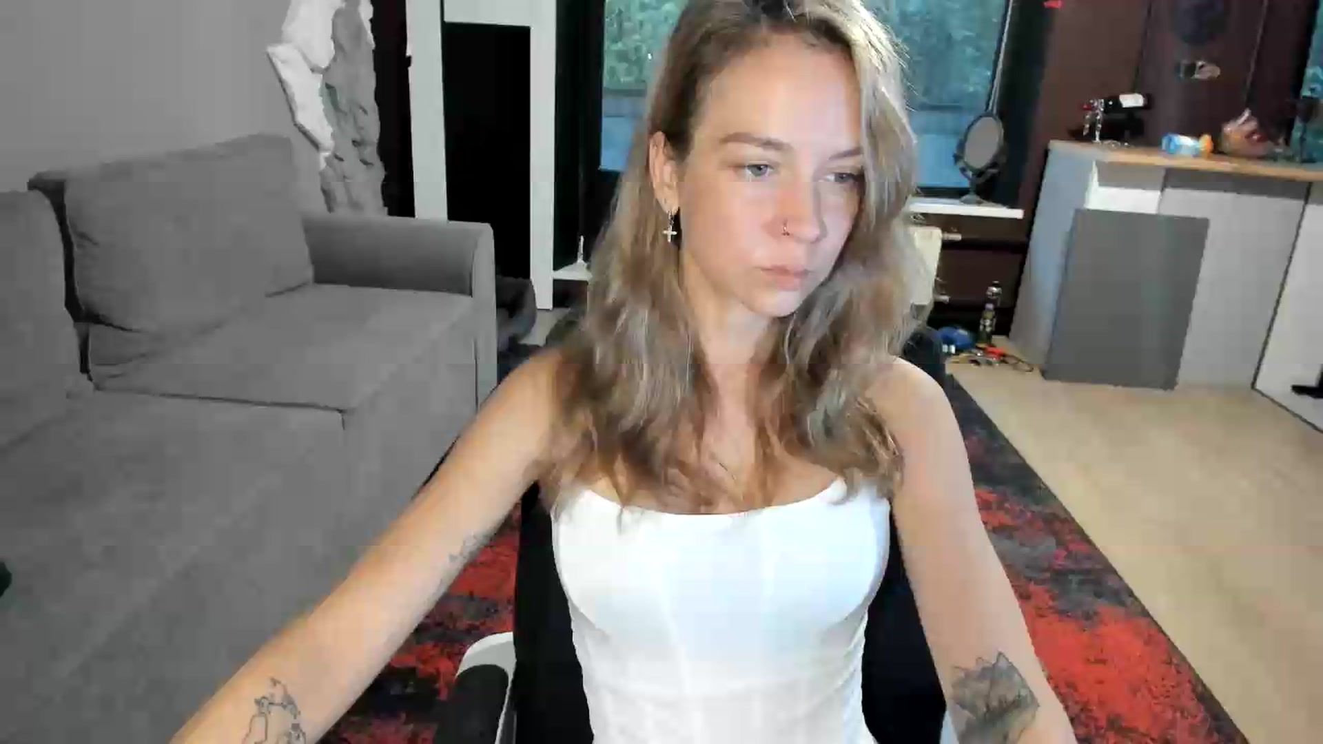 Gallery image thumbnail from Qi_ra's myfreecams stream on, 09/06/2026, 03:34 image 1 of 20