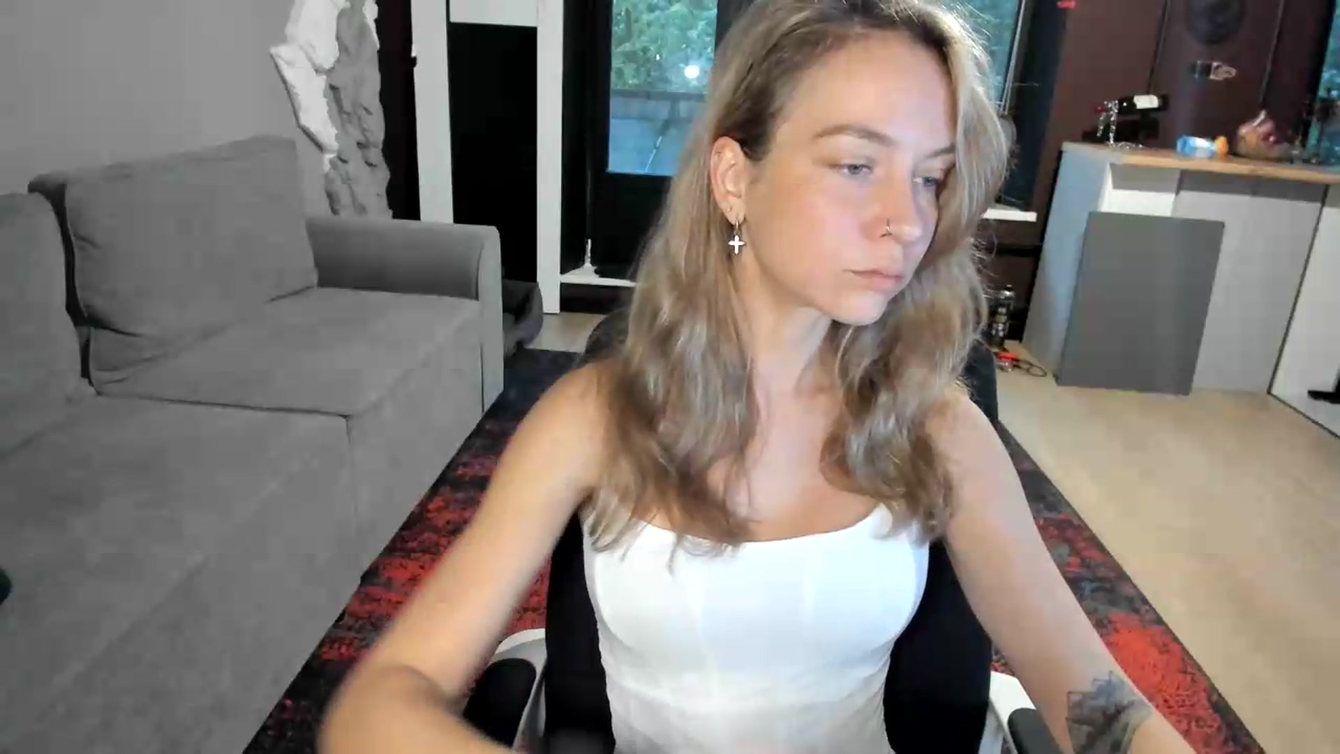 Gallery image thumbnail from Qi_ra's myfreecams stream on, 09/06/2026, 03:34 image 8 of 20
