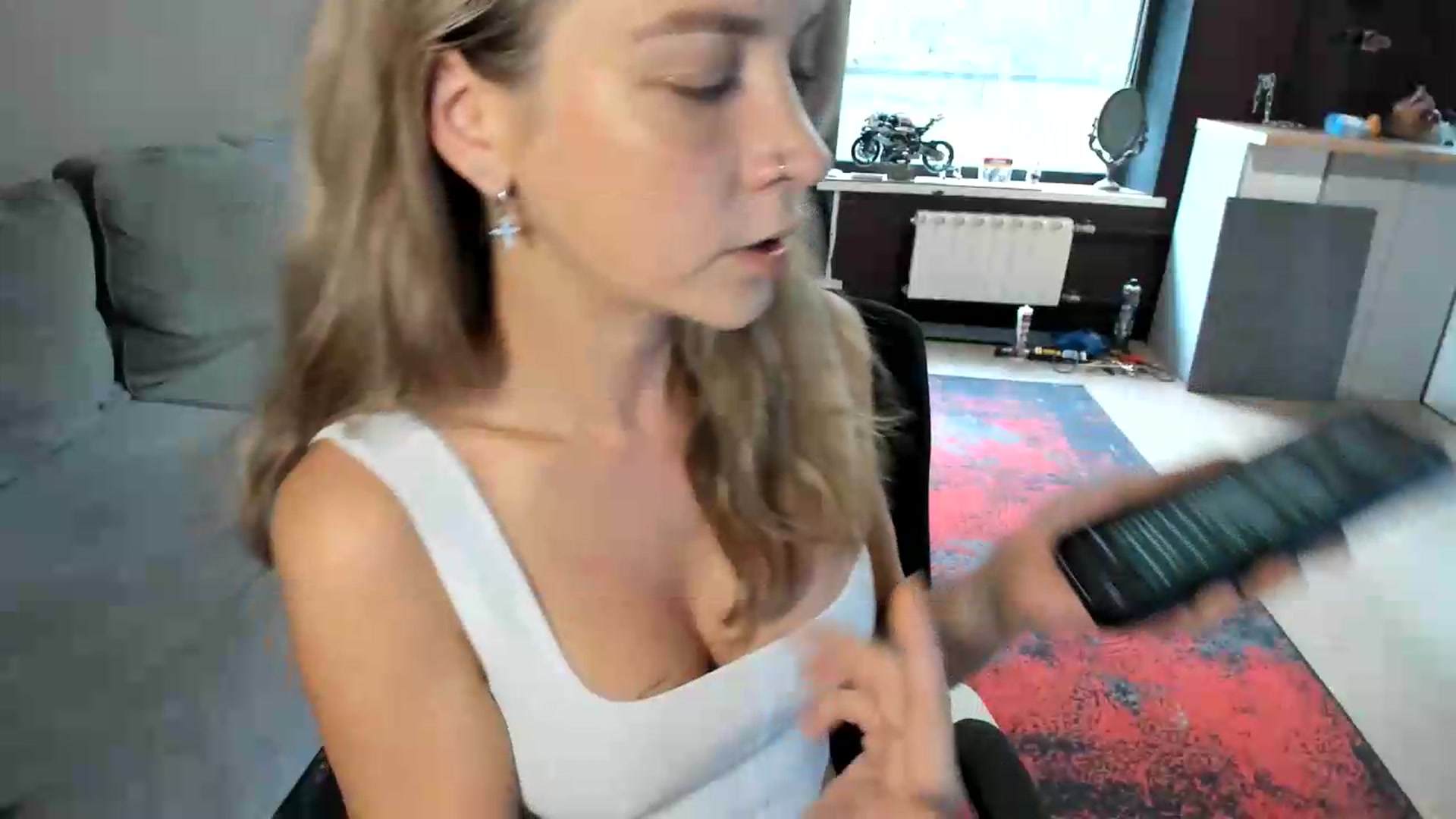 Gallery image thumbnail from Qi_ra's myfreecams stream on, 09/06/2026, 09:01 image 12 of 20