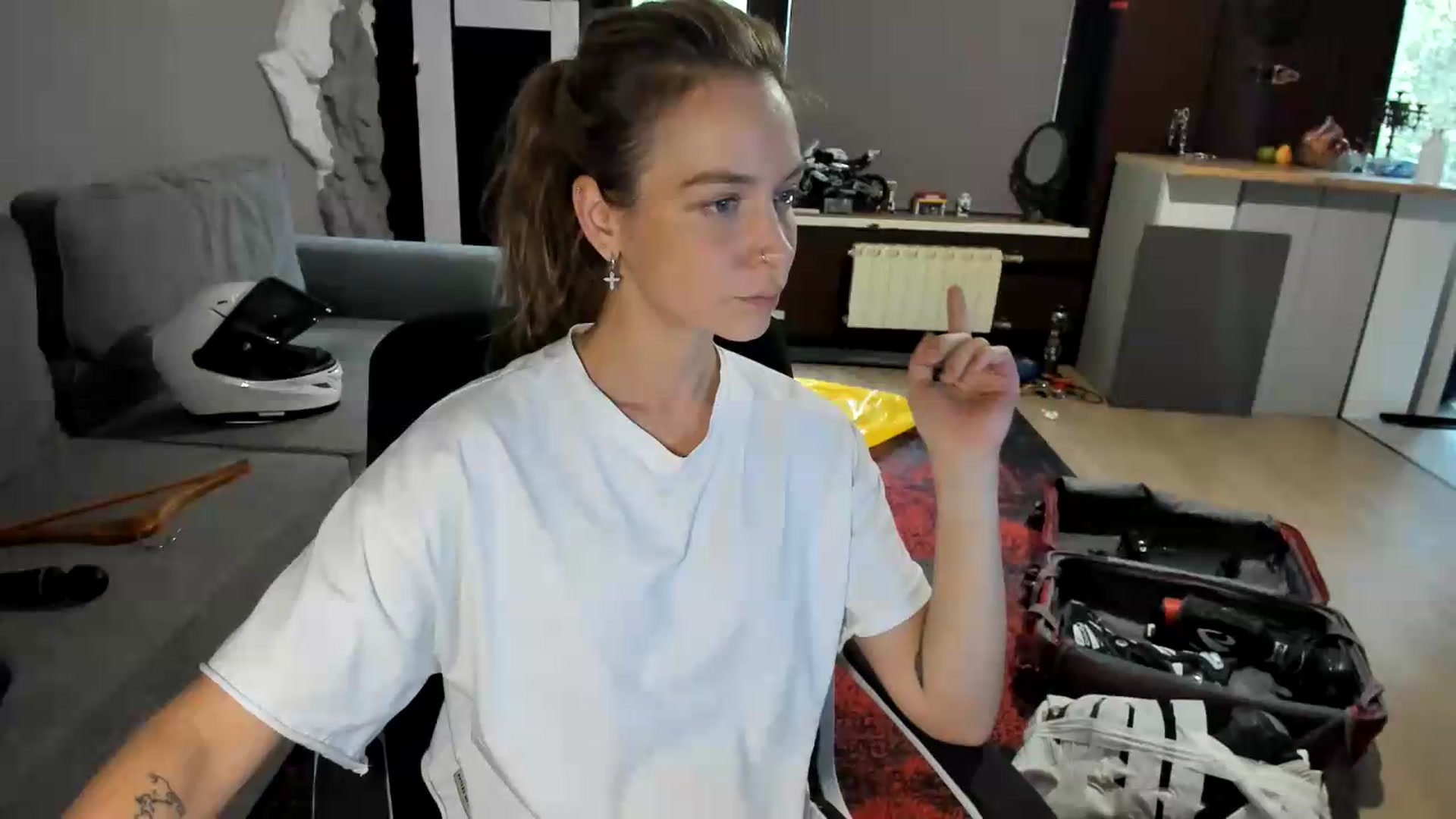 Gallery image thumbnail from Qi_ra's myfreecams stream on, 09/07/2026, 06:22 image 14 of 20