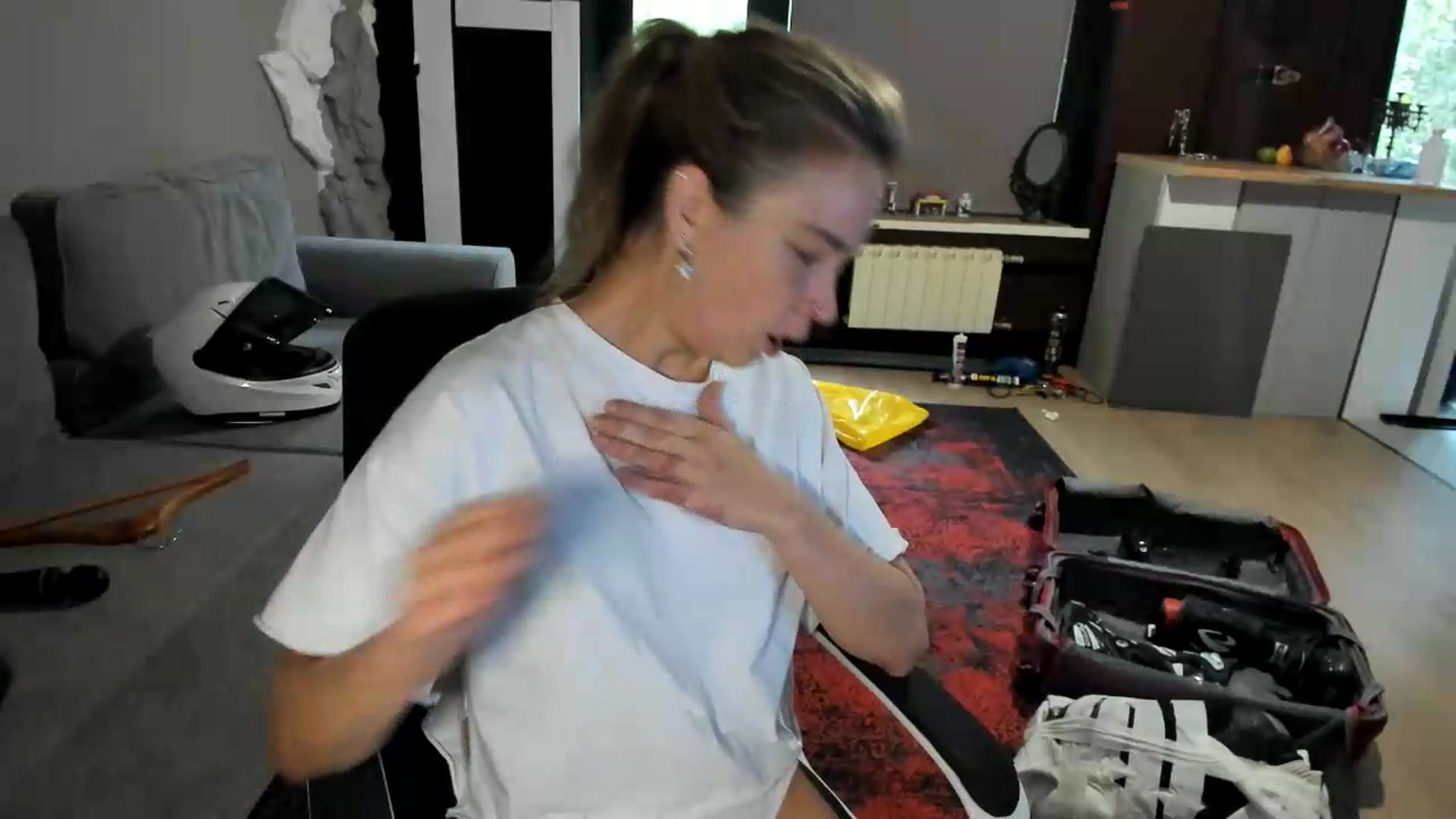 Gallery image thumbnail from Qi_ra's myfreecams stream on, 09/07/2026, 06:22 image 2 of 20