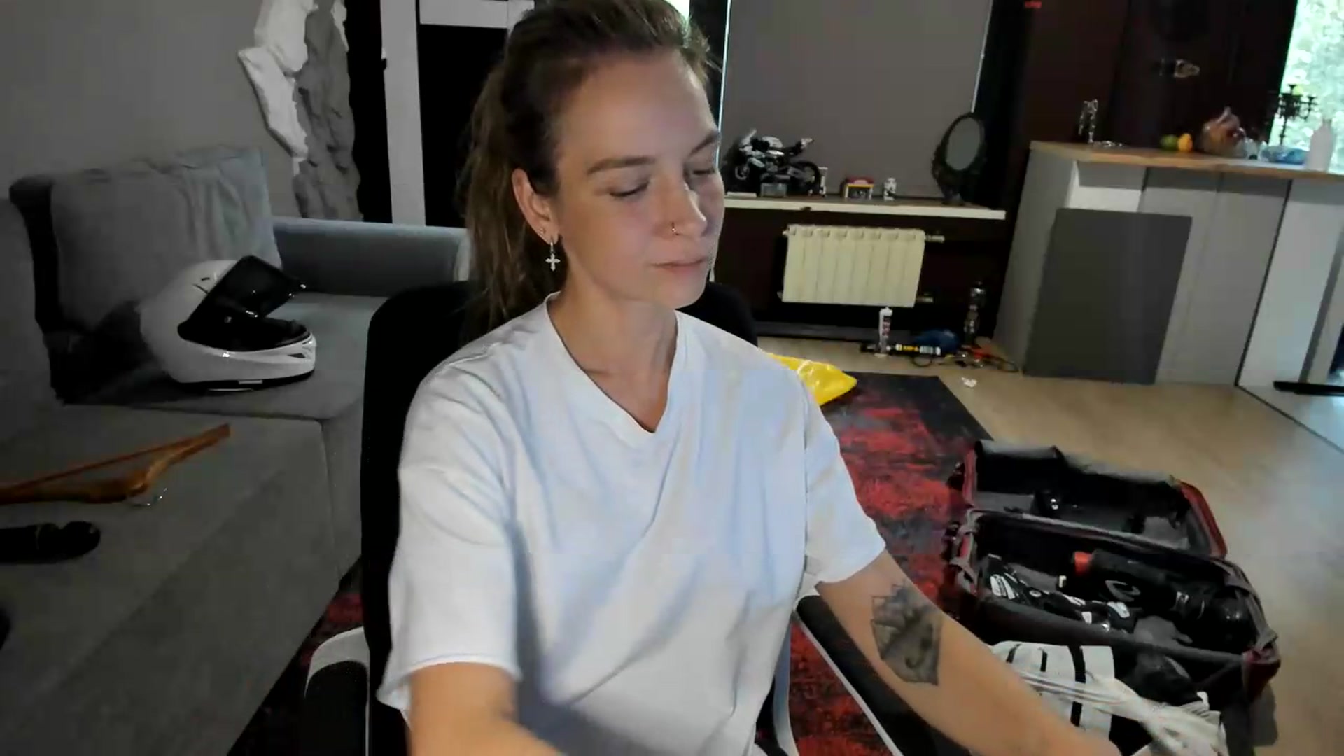 Gallery image thumbnail from Qi_ra's myfreecams stream on, 09/07/2026, 06:22 image 12 of 20