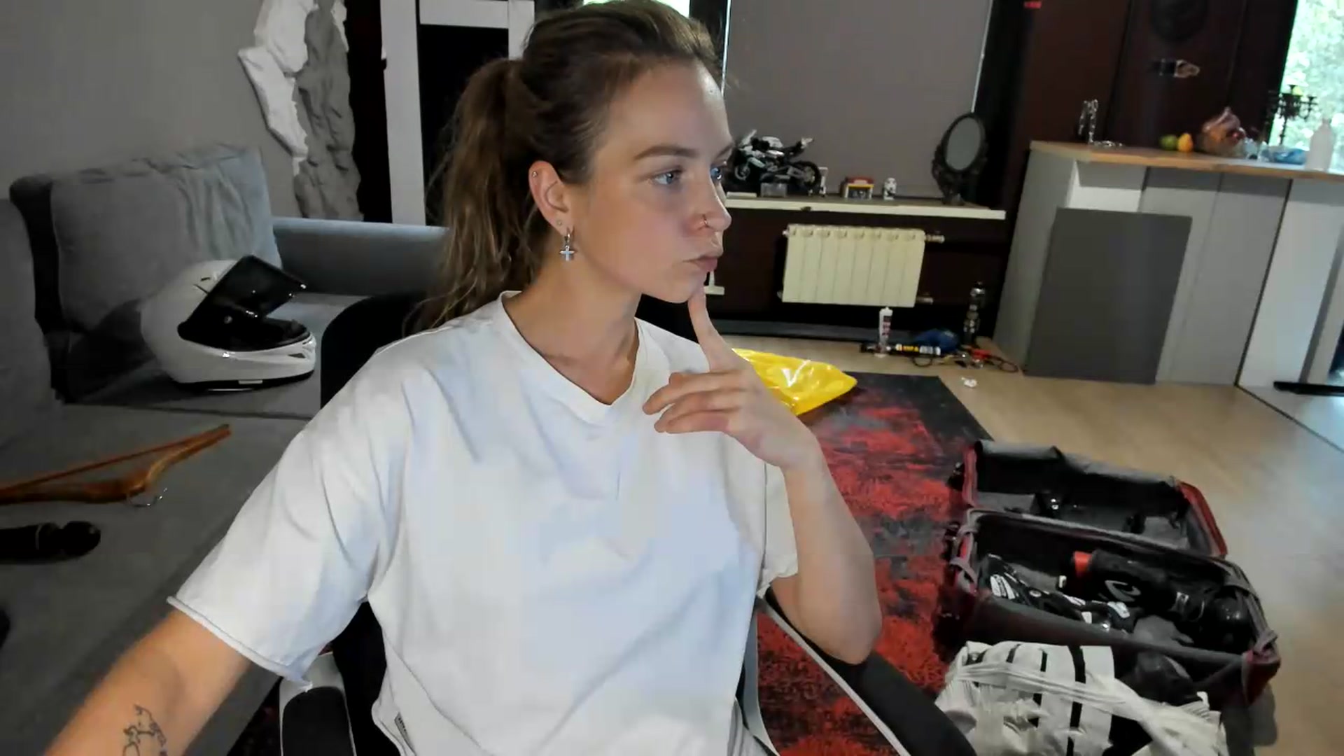 Gallery image thumbnail from Qi_ra's myfreecams stream on, 09/07/2026, 06:22 image 9 of 20