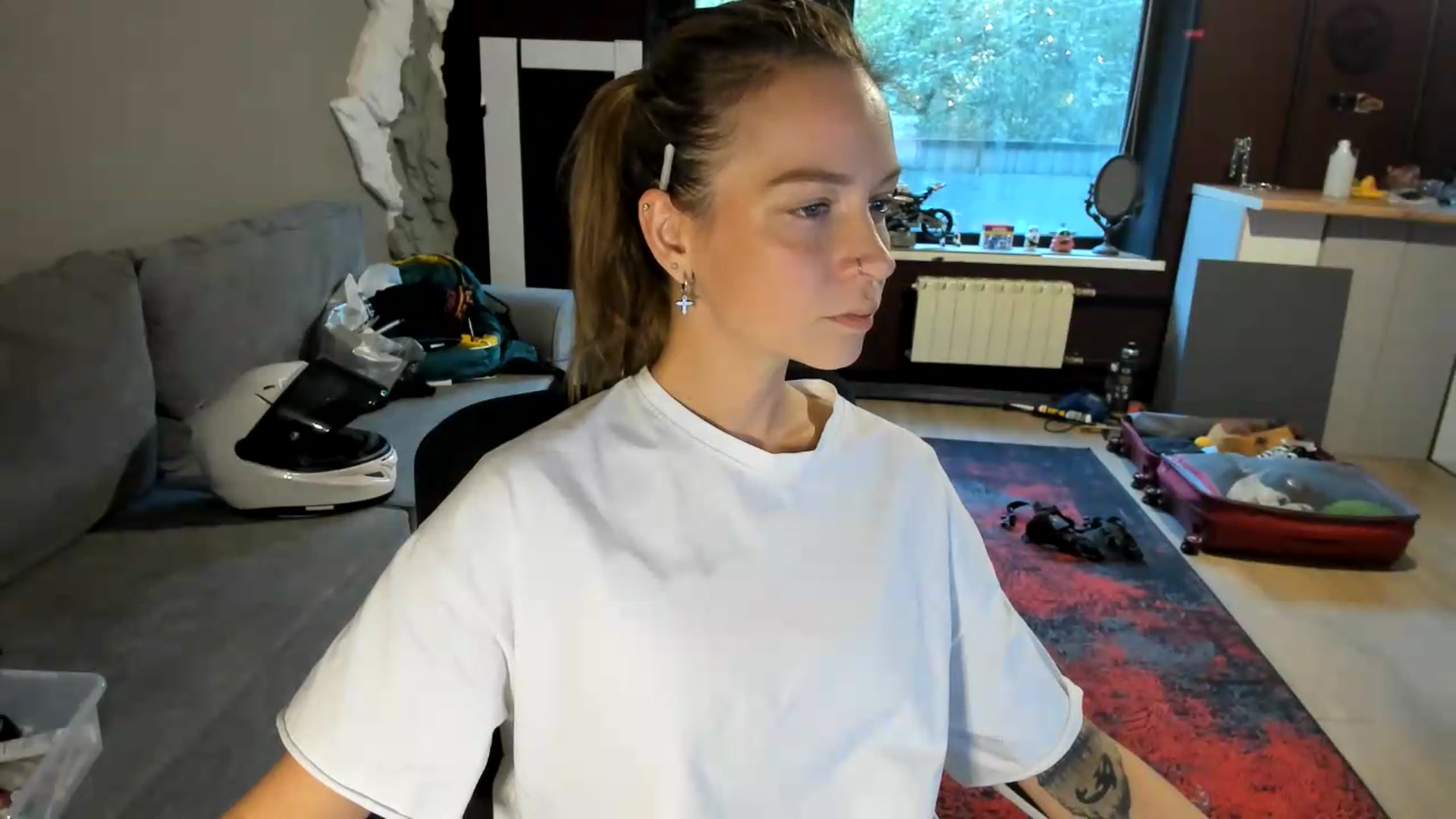 Gallery image thumbnail from Qi_ra's myfreecams stream on, 09/09/2026, 05:03 image 10 of 20