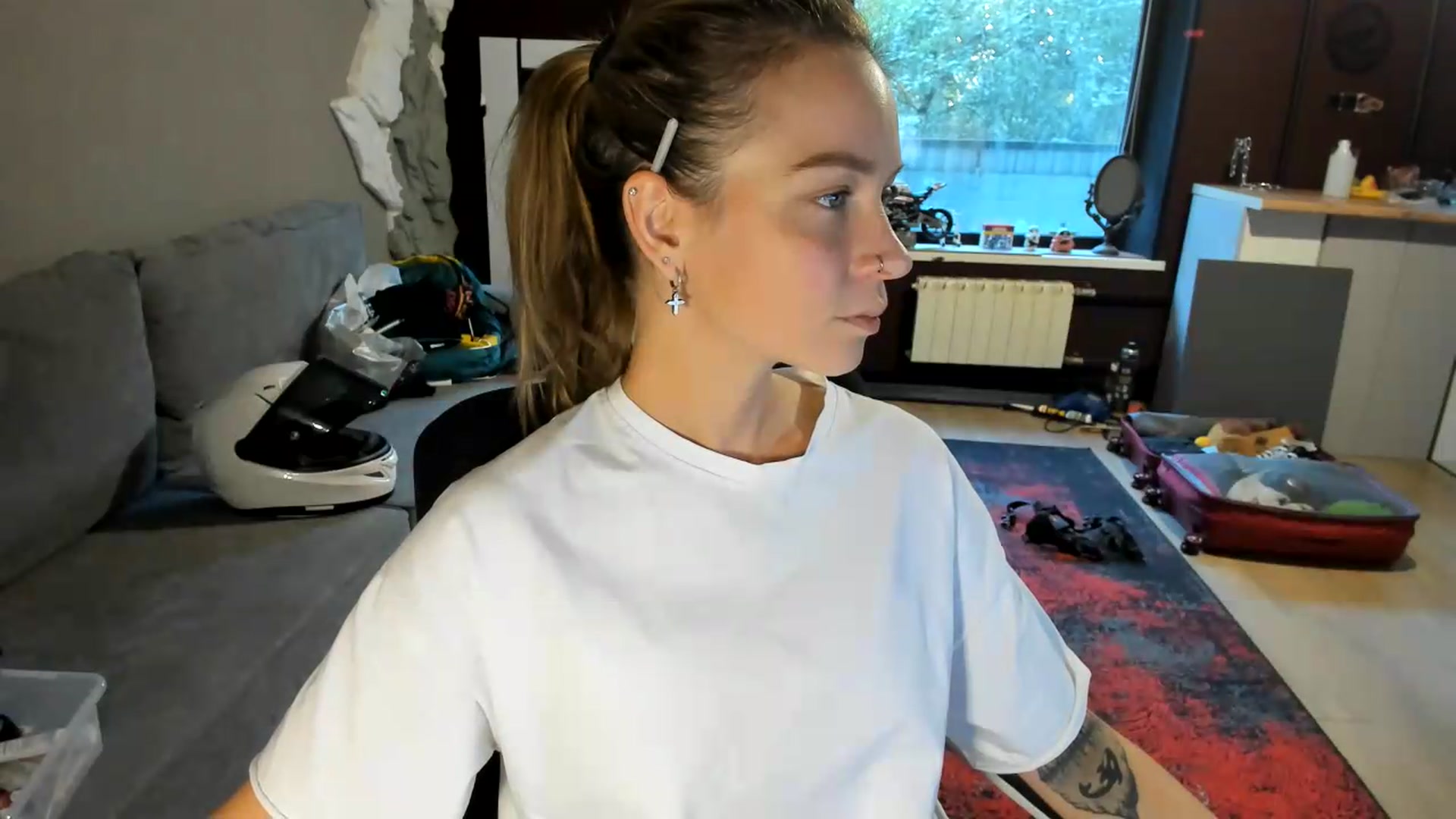 Gallery image thumbnail from Qi_ra's myfreecams stream on, 09/09/2026, 05:03 image 11 of 20