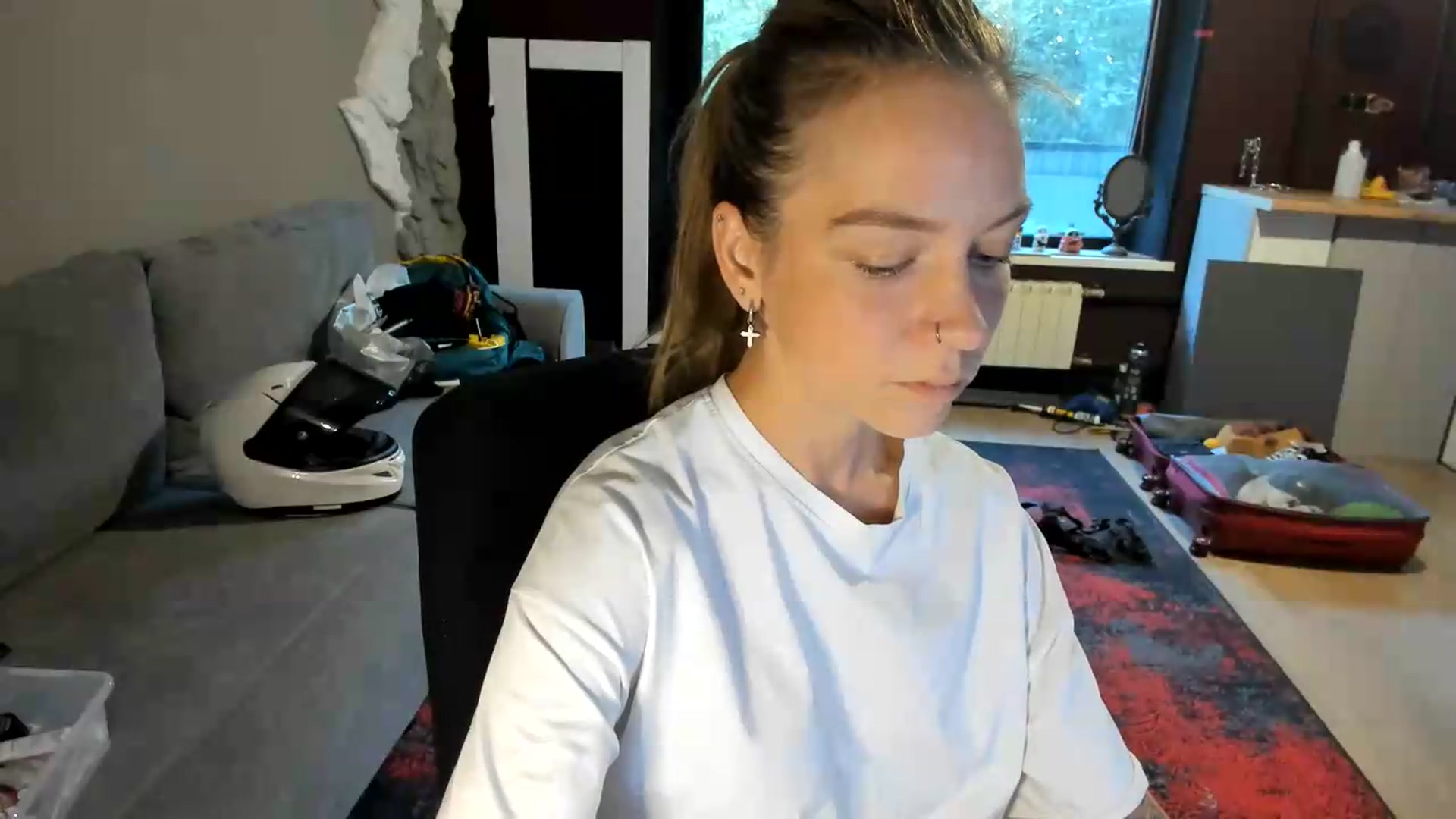 Gallery image thumbnail from Qi_ra's myfreecams stream on, 09/09/2026, 05:03 image 6 of 20