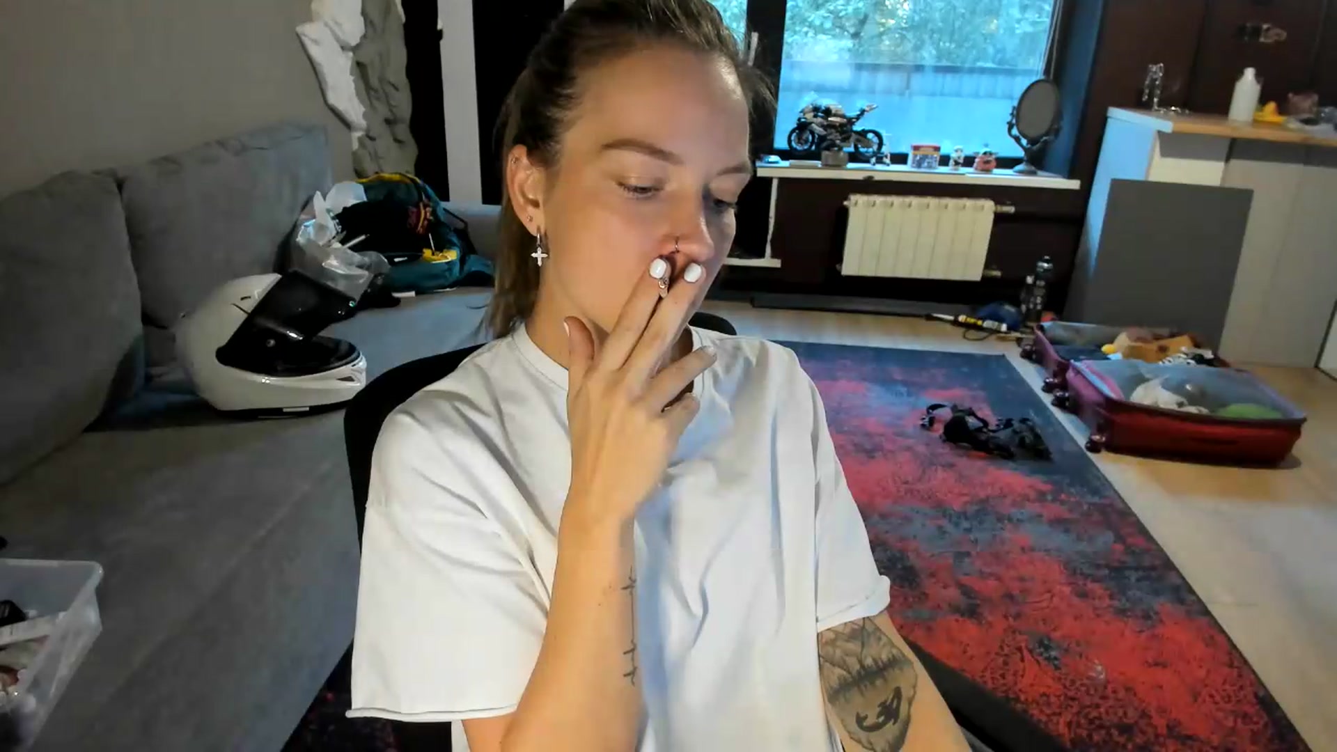 Gallery image thumbnail from Qi_ra's myfreecams stream on, 09/09/2026, 05:03 image 17 of 20