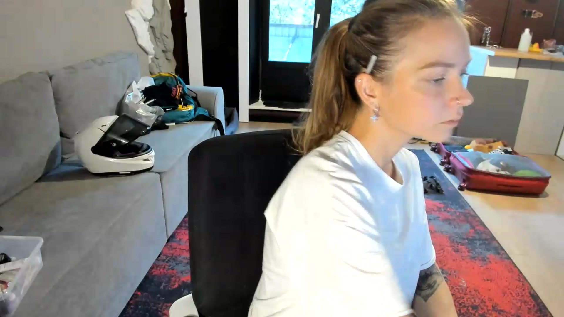 Gallery image thumbnail from Qi_ra's myfreecams stream on, 09/09/2026, 05:03 image 15 of 20
