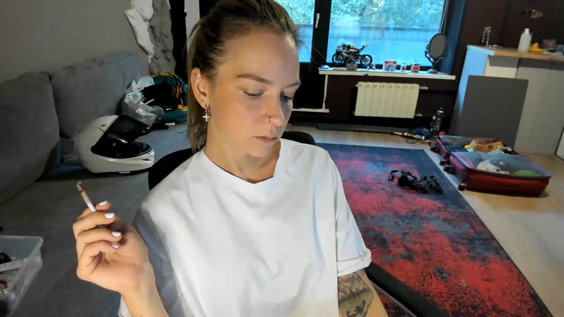 Gallery image thumbnail from Qi_ra's myfreecams stream on, 09/09/2026, 05:03 image 18 of 20