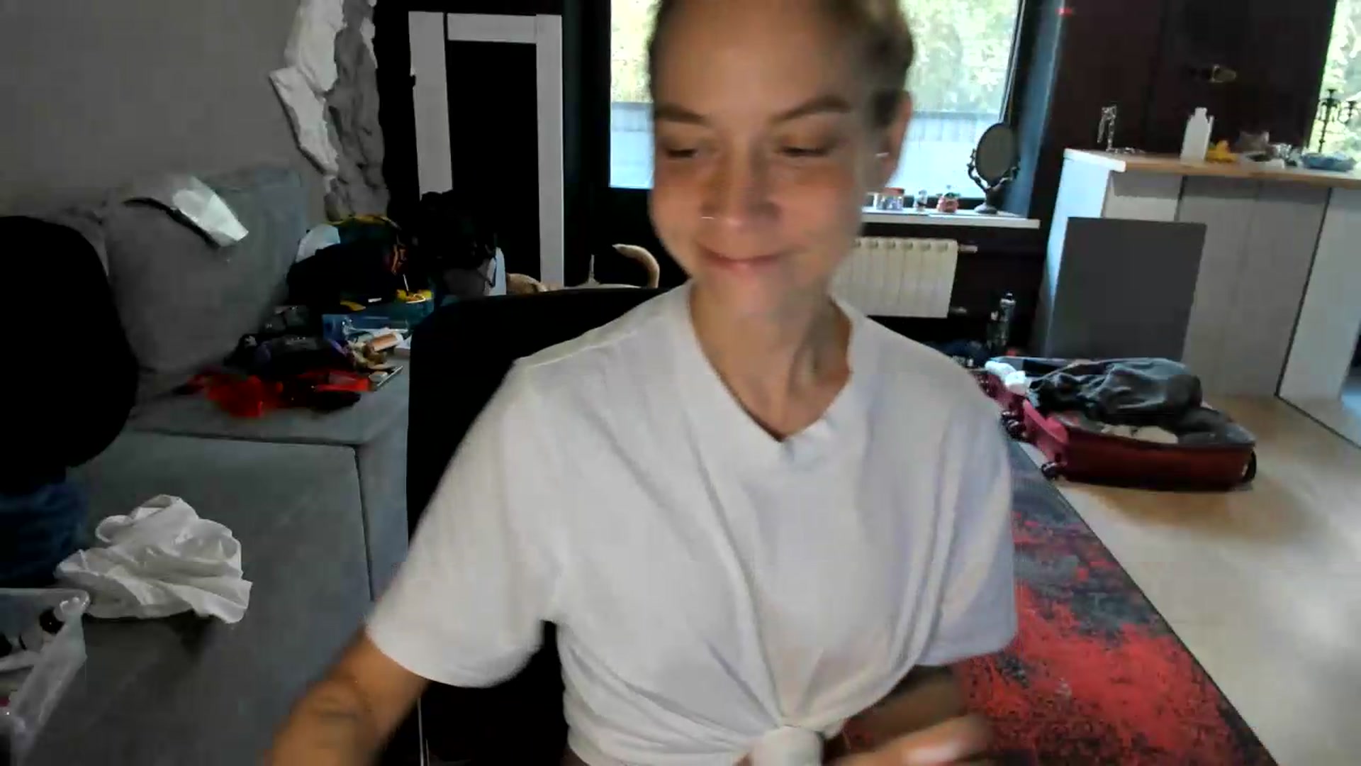 Gallery image thumbnail from Qi_ra's myfreecams stream on, 09/09/2026, 13:51 image 13 of 20
