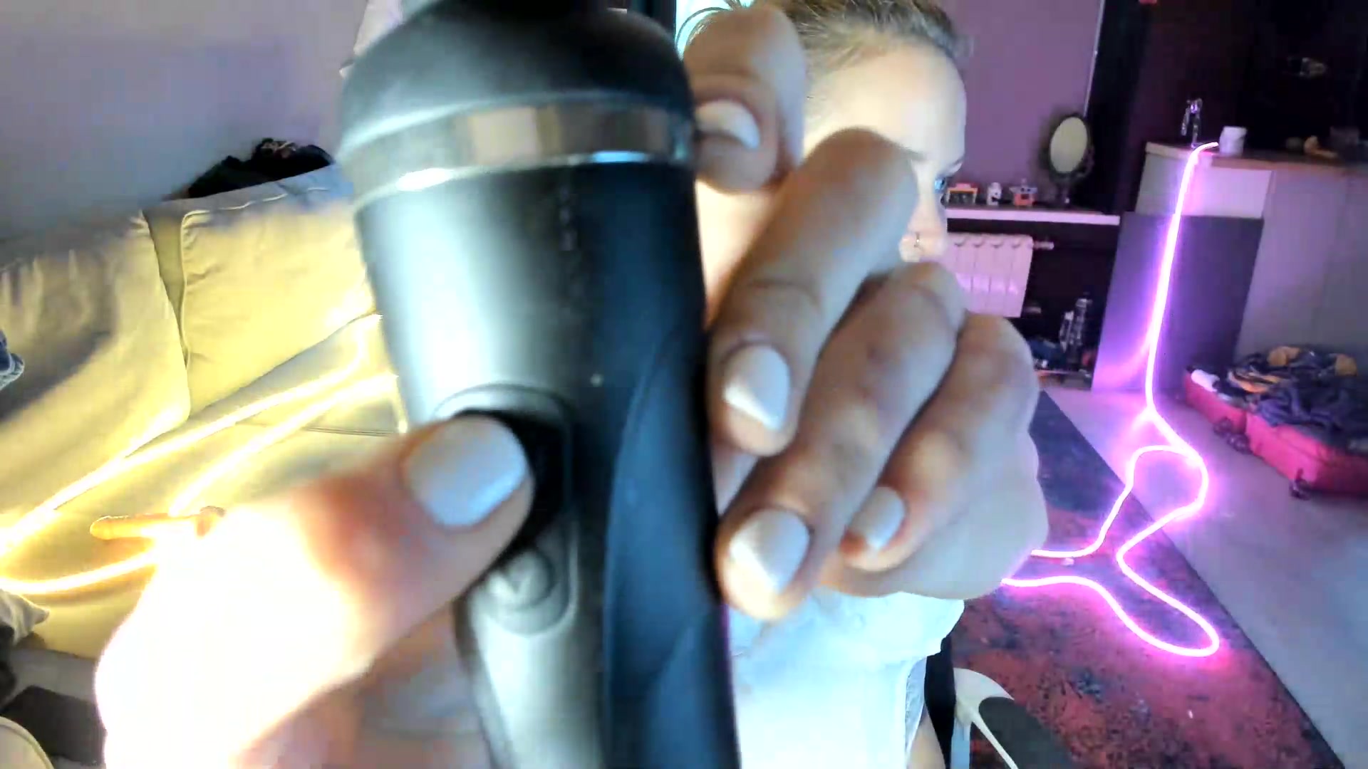 Gallery image thumbnail from Qi_ra's myfreecams stream on, 09/10/2026, 05:30 image 10 of 20