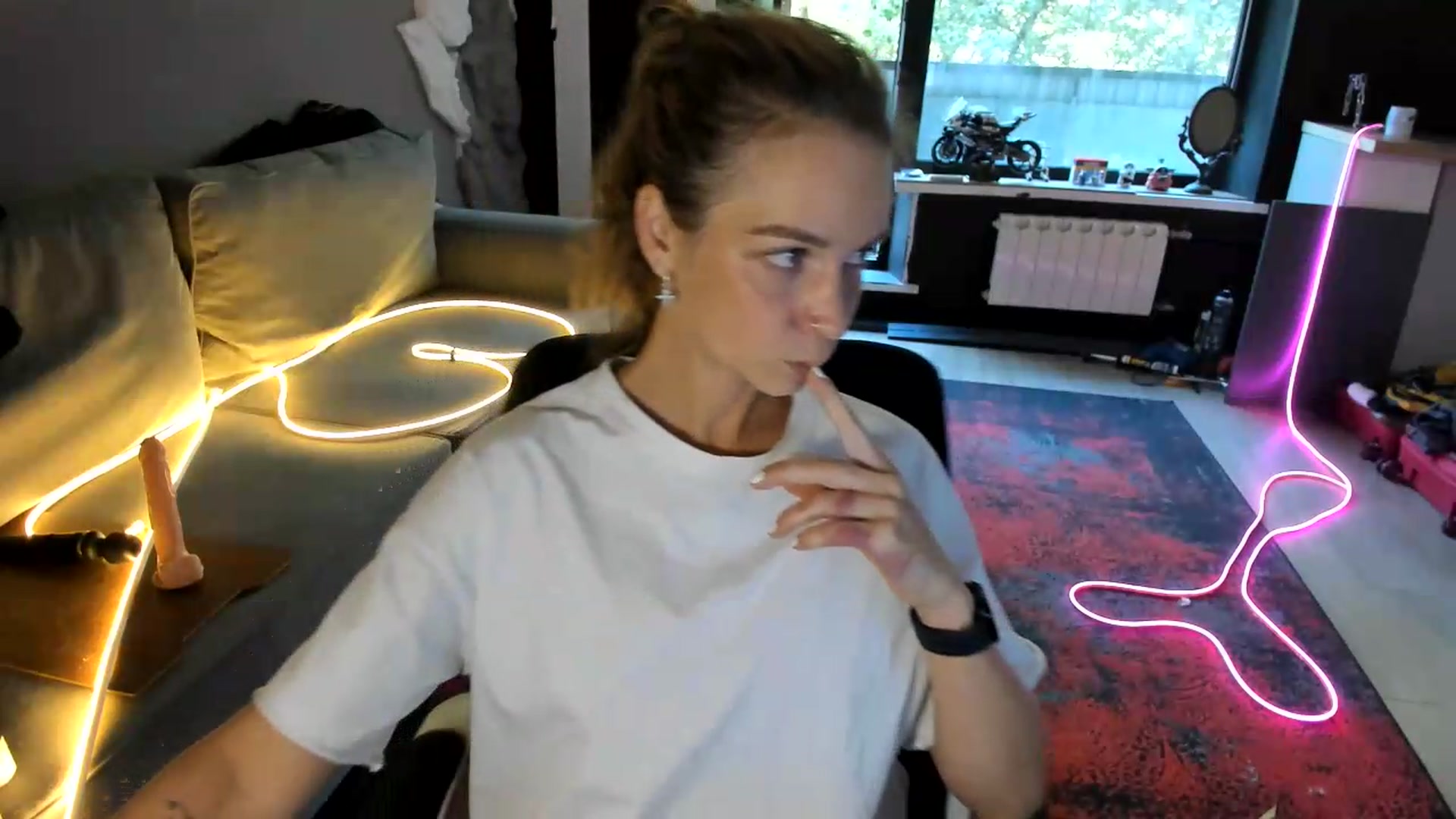 Gallery image thumbnail from Qi_ra's myfreecams stream on, 09/10/2026, 09:10 image 3 of 20