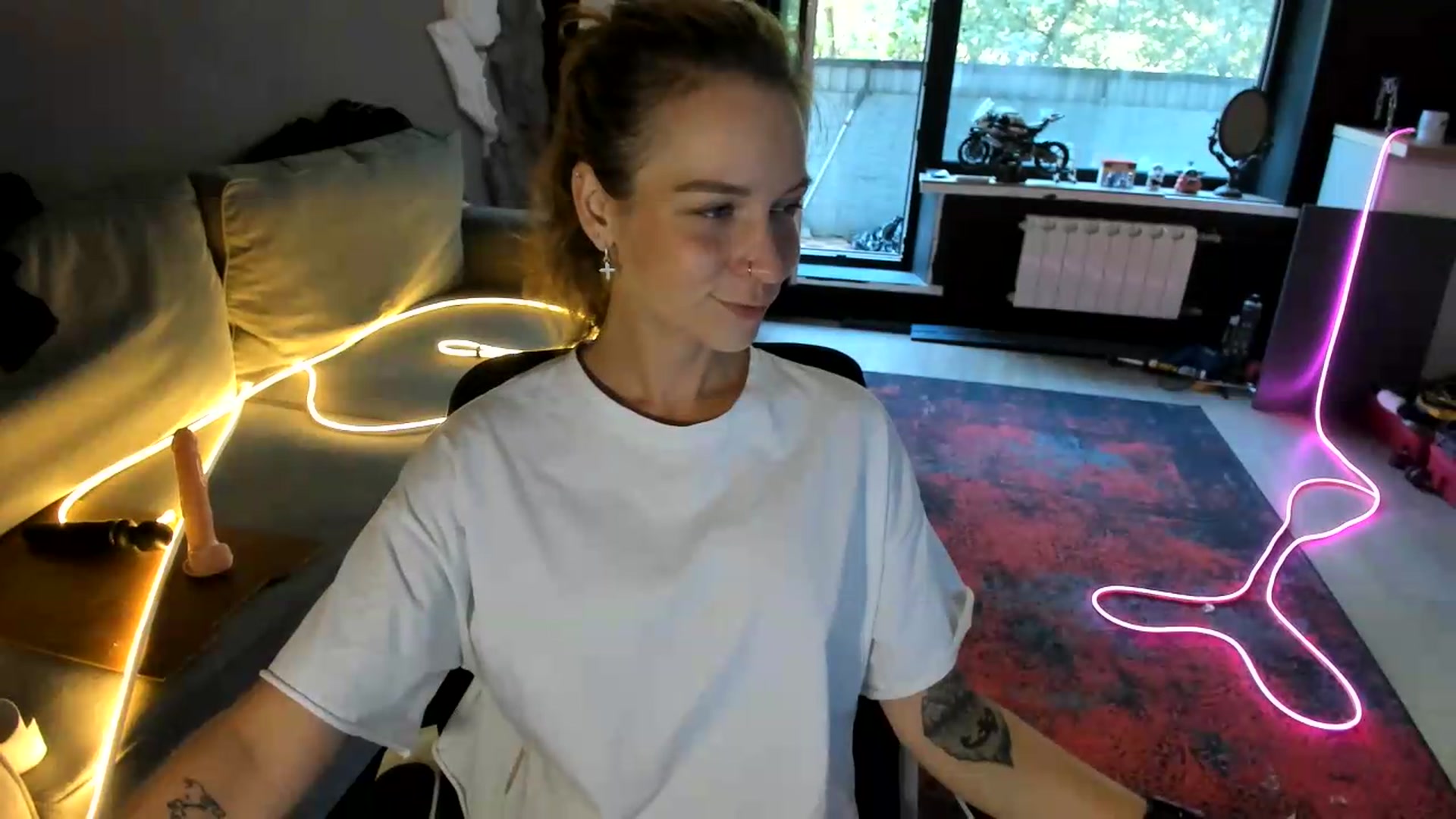Gallery image thumbnail from Qi_ra's myfreecams stream on, 09/10/2026, 09:10 image 9 of 20