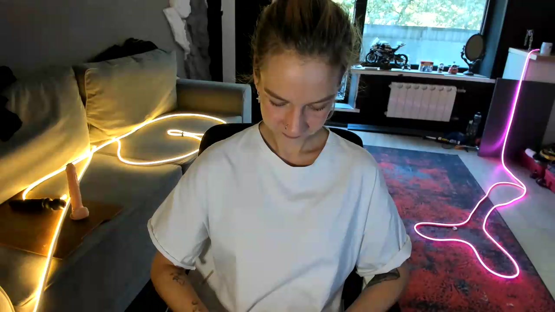 Gallery image thumbnail from Qi_ra's myfreecams stream on, 09/10/2026, 09:10 image 19 of 20
