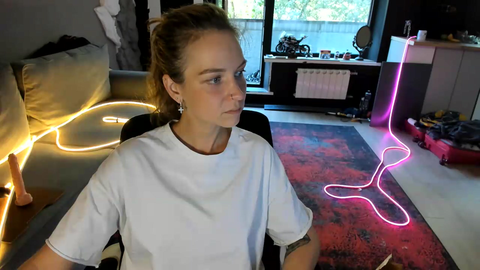 Gallery image thumbnail from Qi_ra's myfreecams stream on, 09/10/2026, 09:10 image 2 of 20