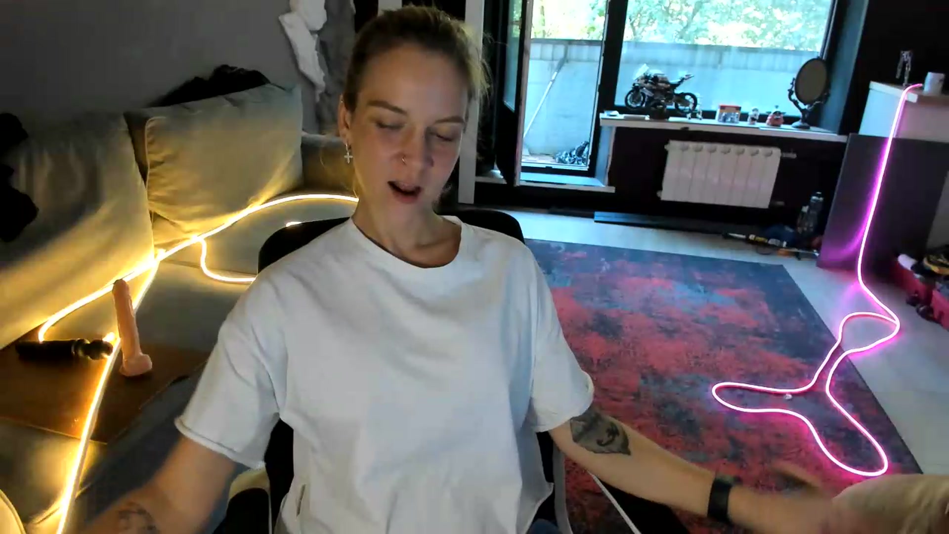 Gallery image thumbnail from Qi_ra's myfreecams stream on, 09/10/2026, 09:10 image 15 of 20