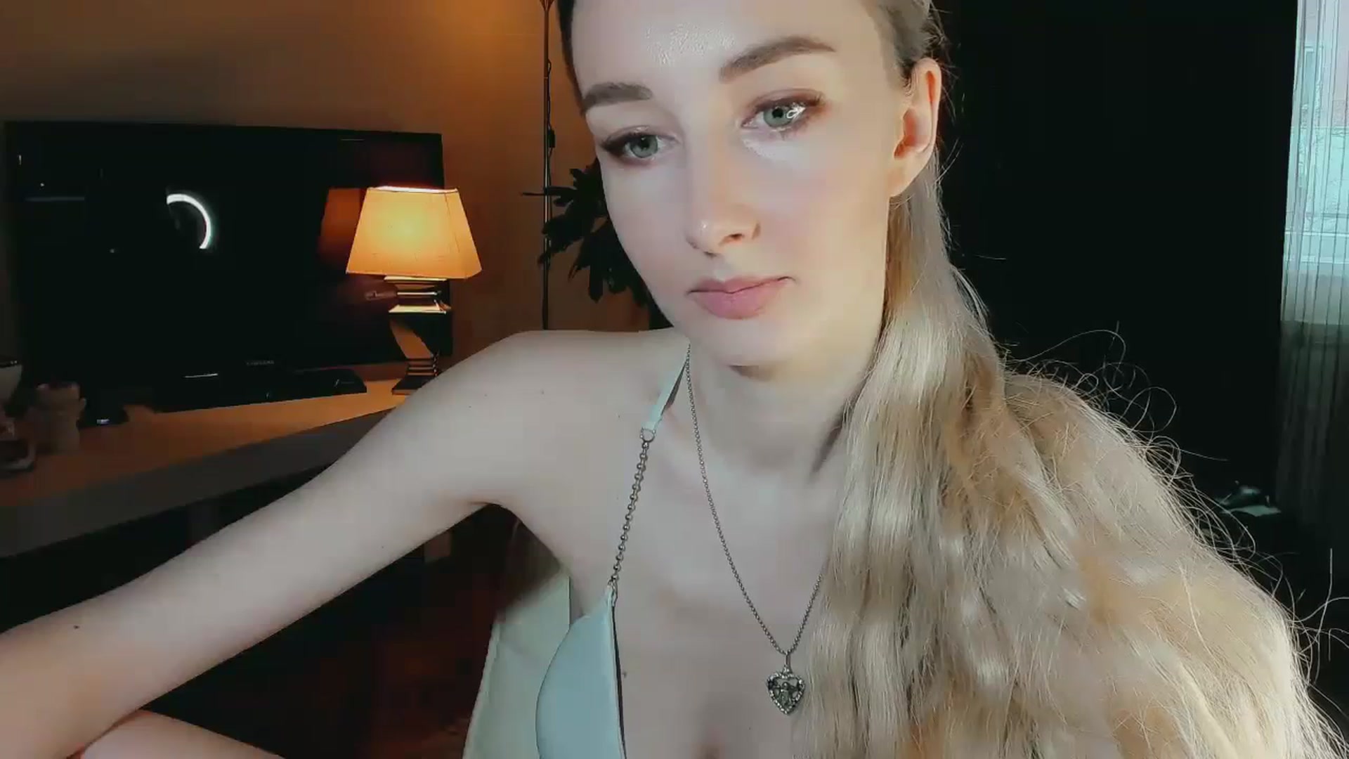 Gallery image thumbnail from QsensY's myfreecams stream on, 03/19/2024, 14:23 image 19 of 20