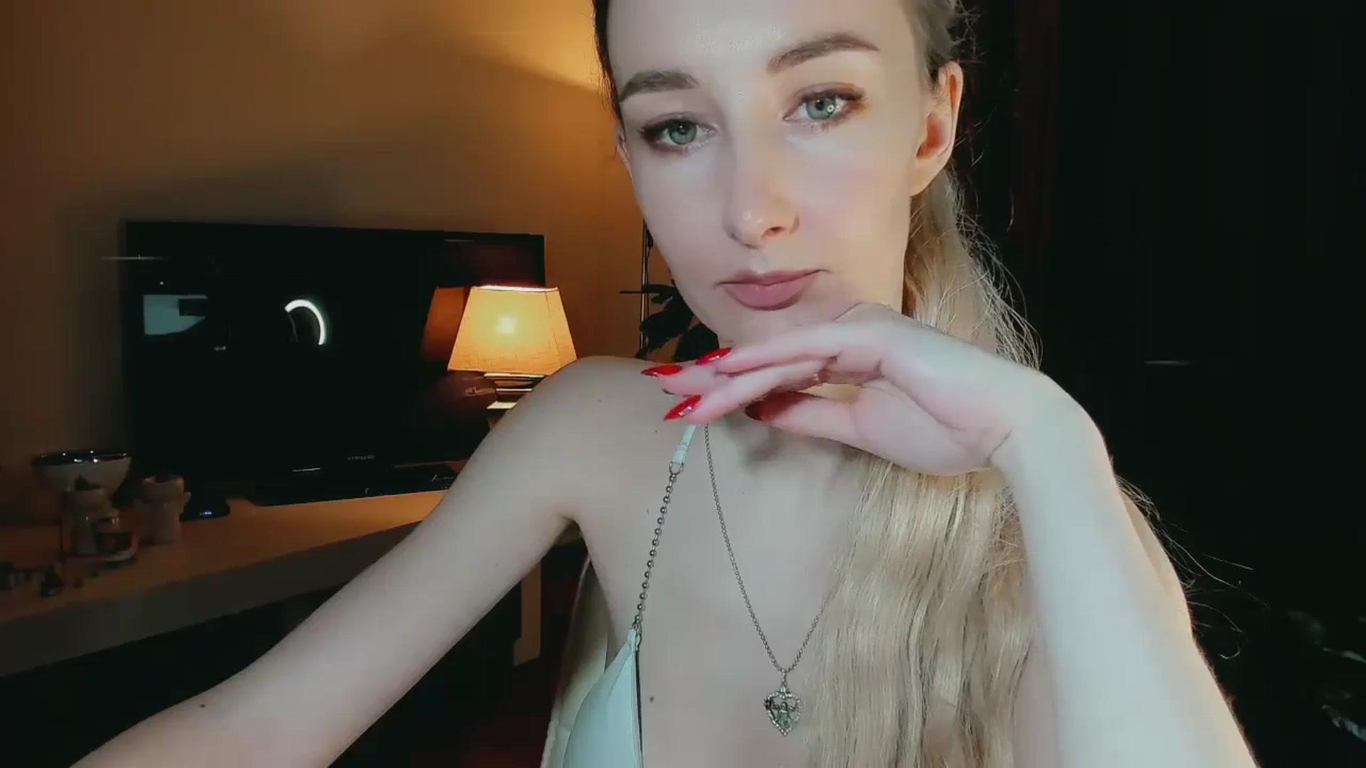 Gallery image thumbnail from QsensY's myfreecams stream on, 03/19/2024, 15:33 image 8 of 20