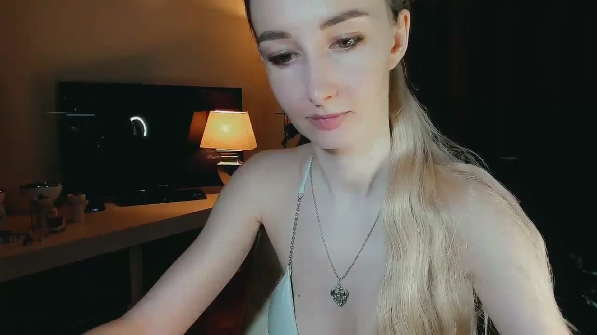 Gallery image thumbnail from QsensY's myfreecams stream on, 03/19/2024, 15:33 image 16 of 20