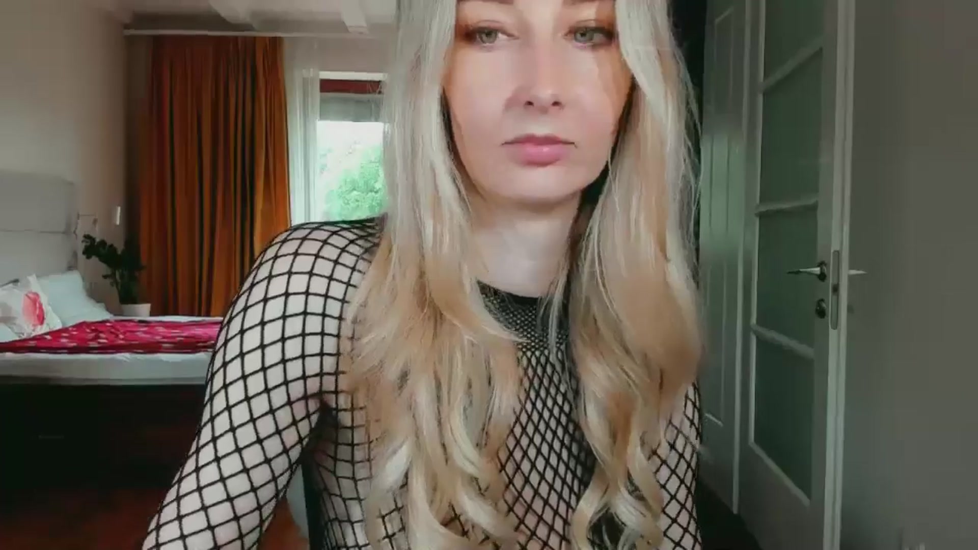 Gallery image thumbnail from QsensY's myfreecams stream on, 06/09/2024, 11:41 image 17 of 20