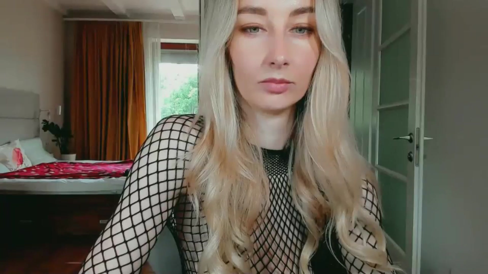Gallery image thumbnail from QsensY's myfreecams stream on, 06/09/2024, 11:41 image 13 of 20