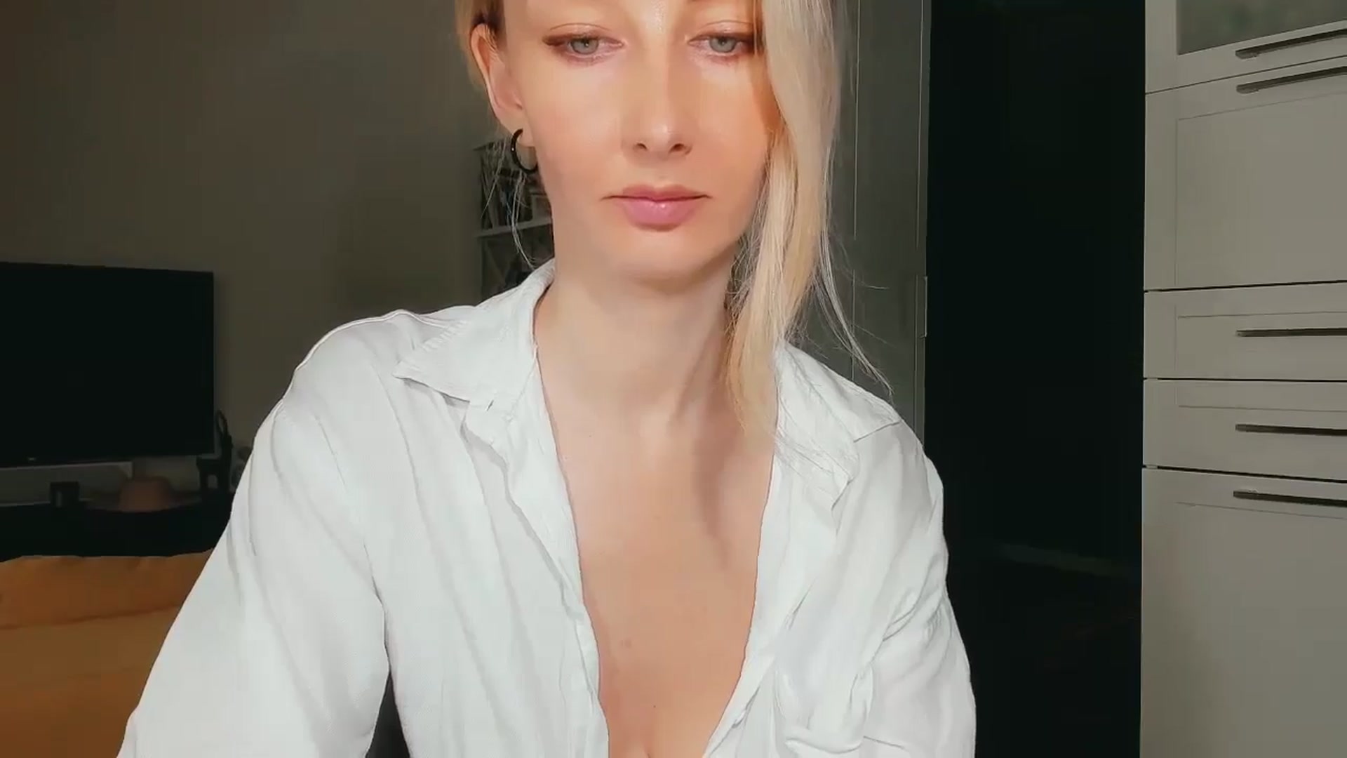 Gallery image thumbnail from QsensY's myfreecams stream on, 06/27/2024, 11:12 image 12 of 20