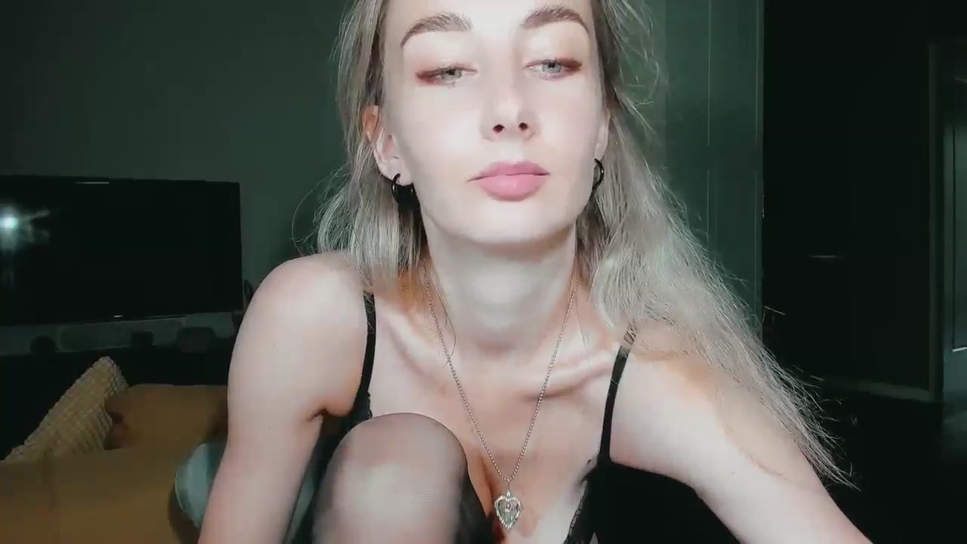 Gallery image thumbnail from QsensY's myfreecams stream on, 07/02/2024, 16:01 image 15 of 20
