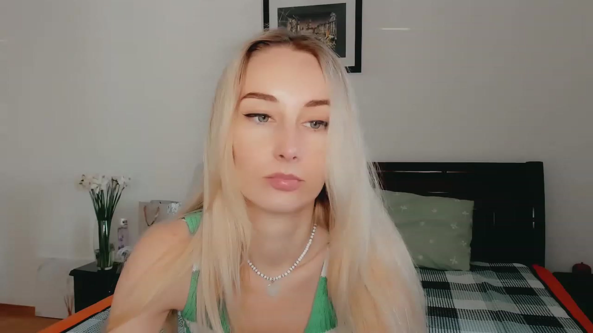 Gallery image thumbnail from Qsenss's myfreecams stream on, 04/29/2023, 10:47 image 18 of 20