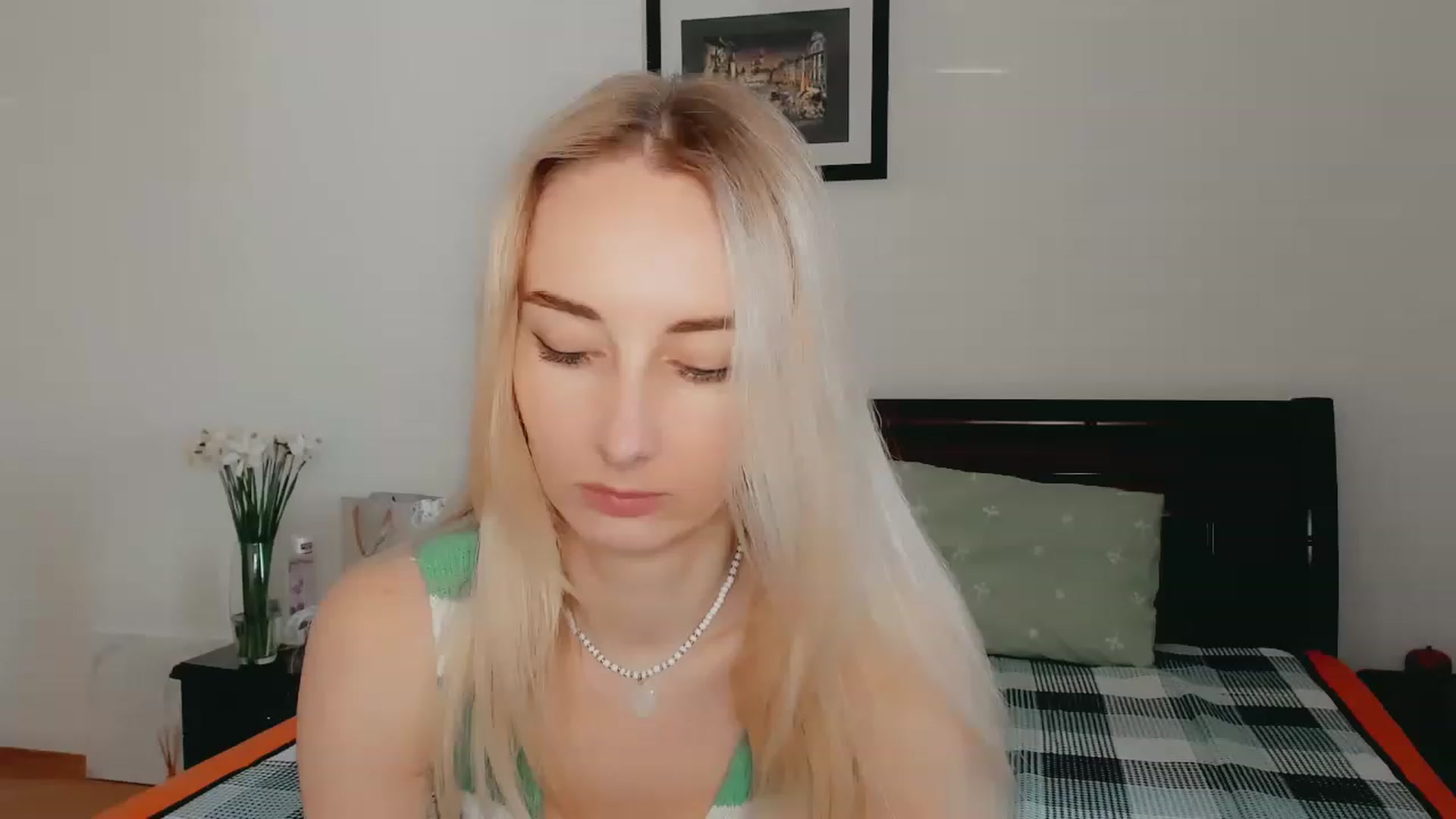 Gallery image thumbnail from Qsenss's myfreecams stream on, 04/29/2023, 10:47 image 20 of 20