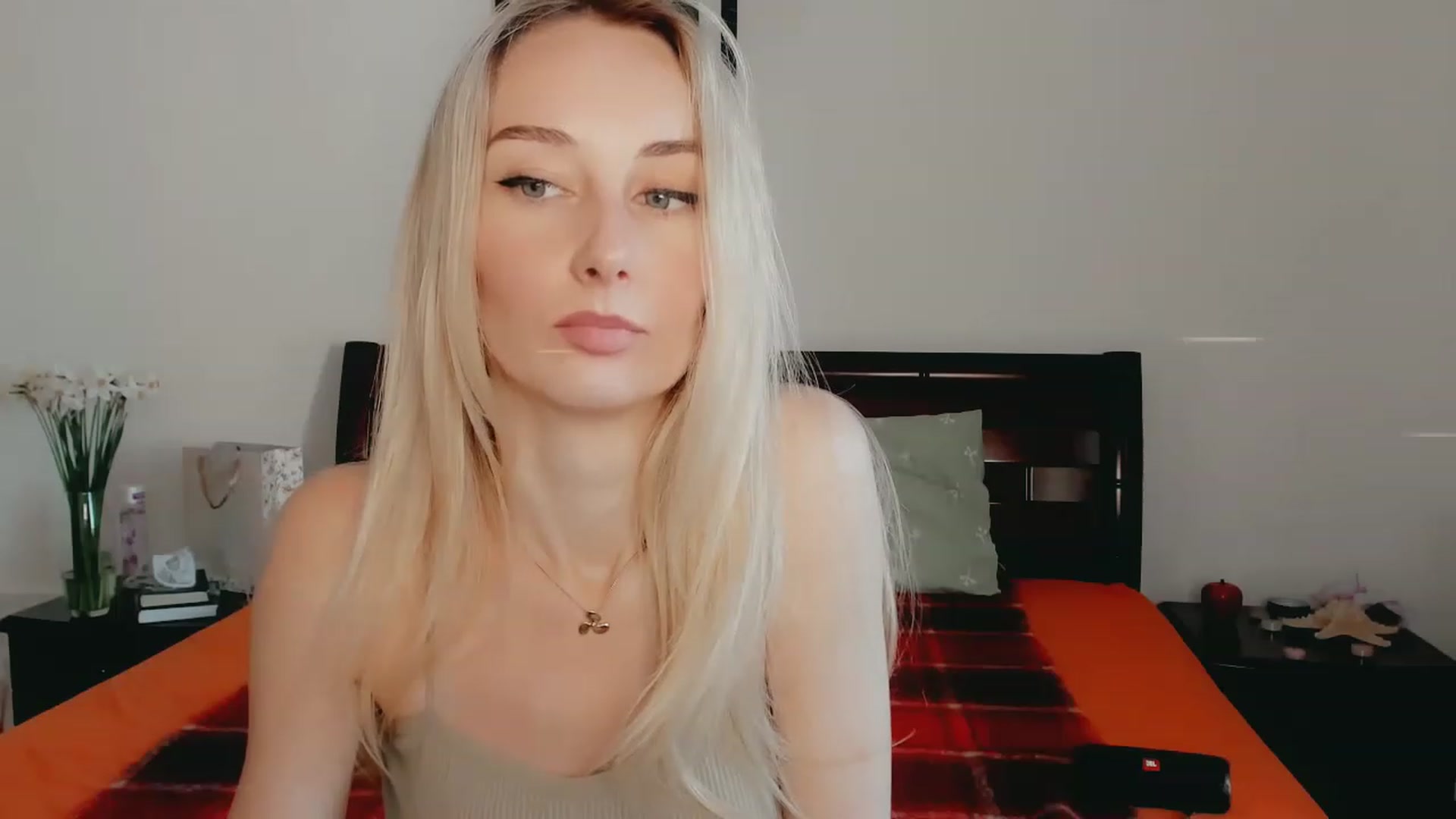 Gallery image thumbnail from Qsenss's myfreecams stream on, 05/01/2023, 13:44 image 13 of 20