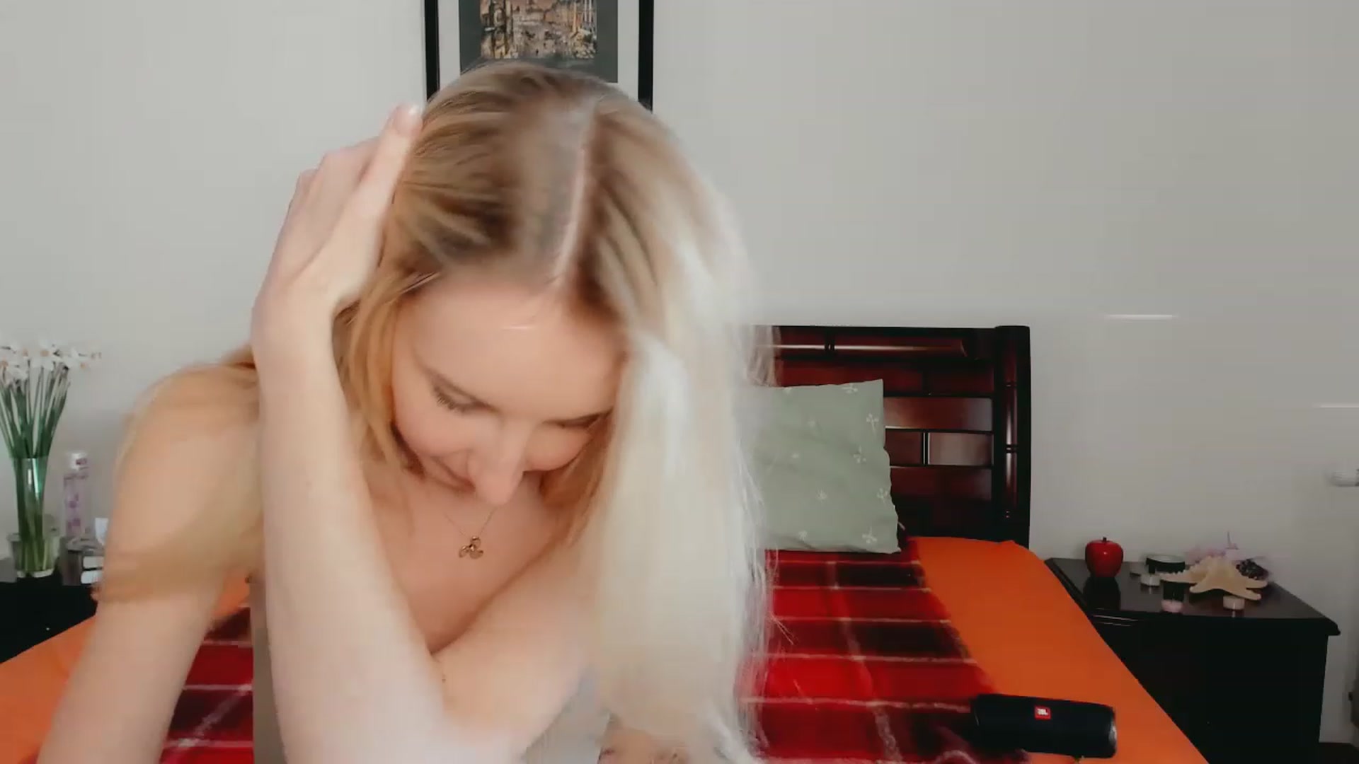 Gallery image thumbnail from Qsenss's myfreecams stream on, 05/01/2023, 13:44 image 15 of 20