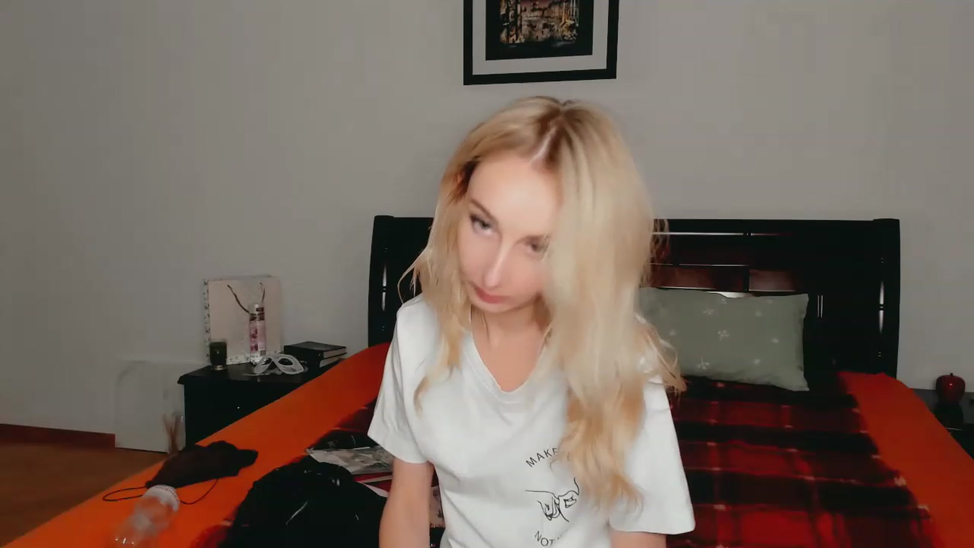 Gallery image thumbnail from Qsenss's myfreecams stream on, 05/30/2023, 18:21 image 17 of 20