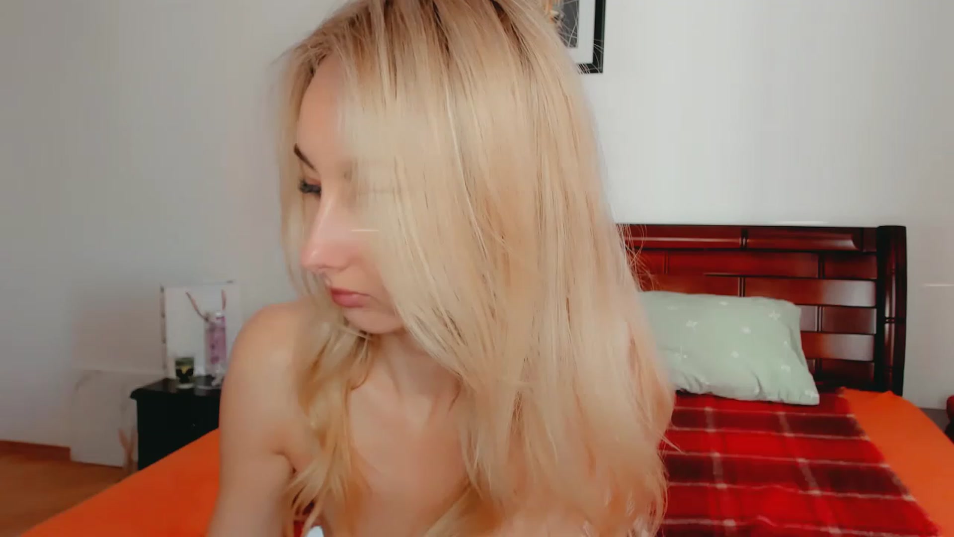 Gallery image thumbnail from Qsenss's myfreecams stream on, 05/31/2023, 16:02 image 15 of 20