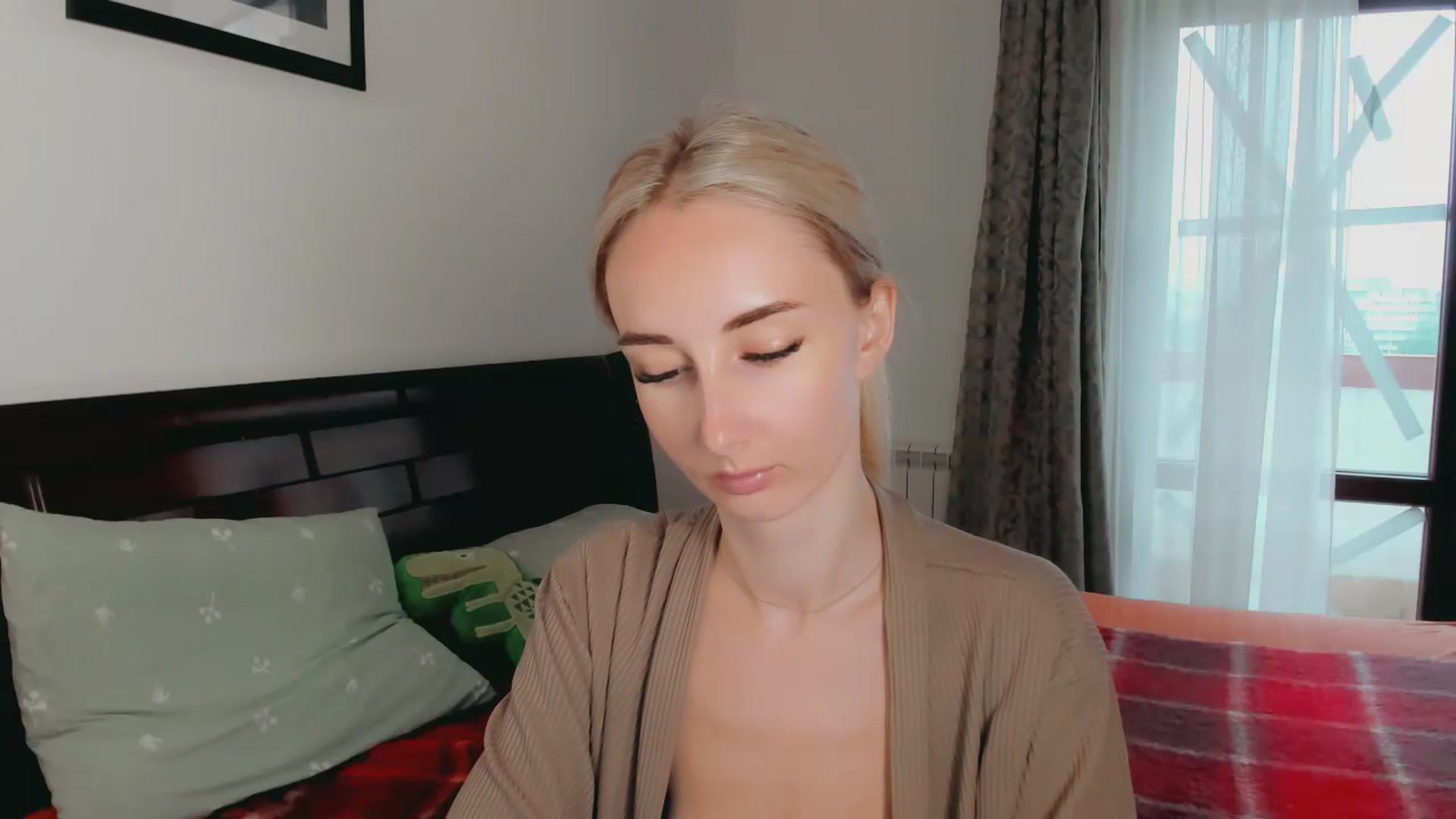 Gallery image thumbnail from Qsenss's myfreecams stream on, 07/13/2023, 17:34 image 9 of 20