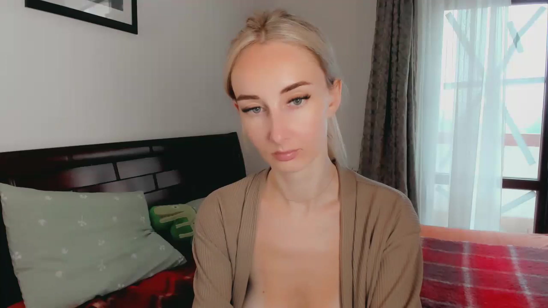 Gallery image thumbnail from Qsenss's myfreecams stream on, 07/13/2023, 17:34 image 1 of 20