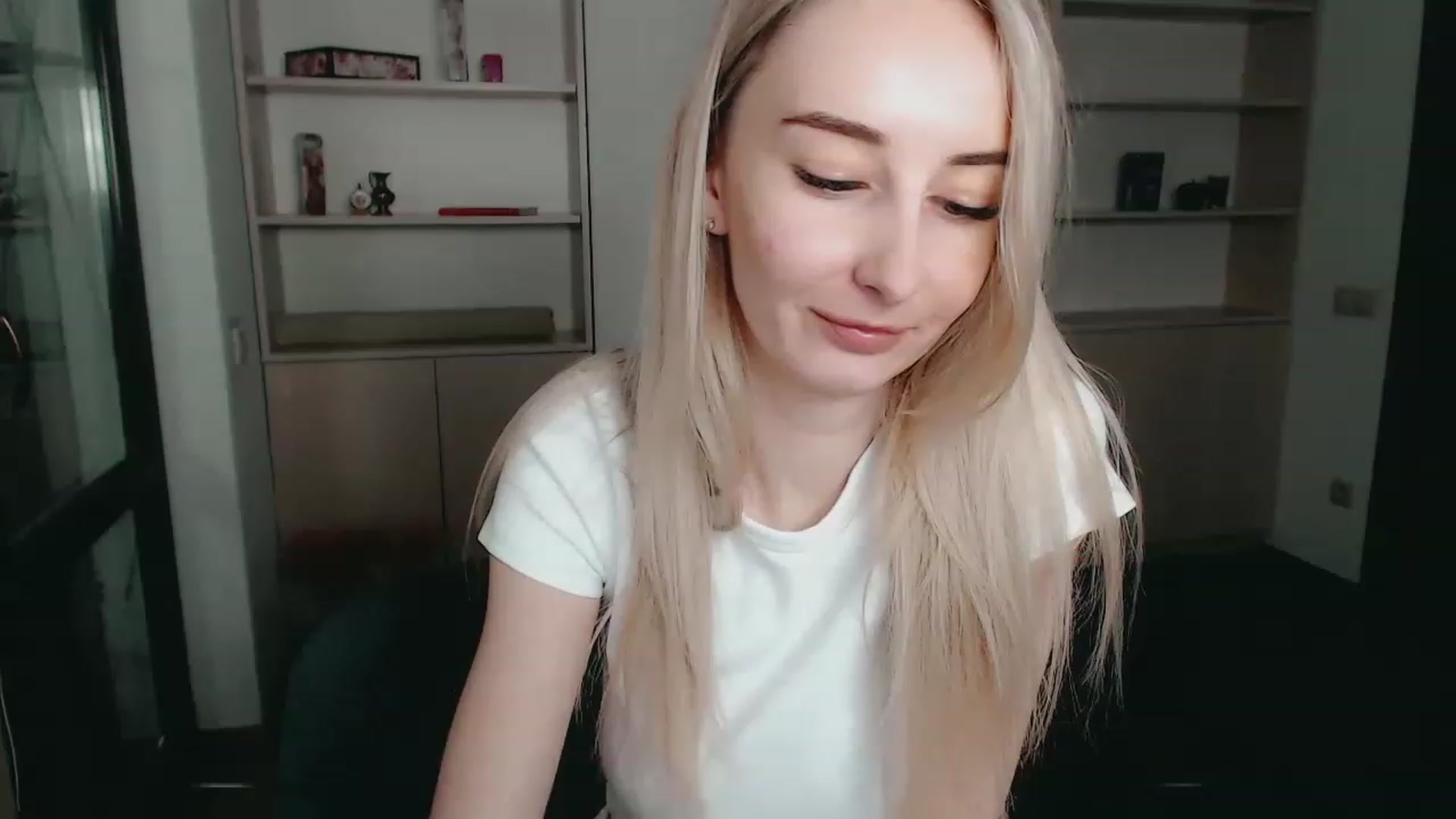 Gallery image thumbnail from Qsensx's myfreecams stream on, 02/17/2023, 16:28 image 7 of 20
