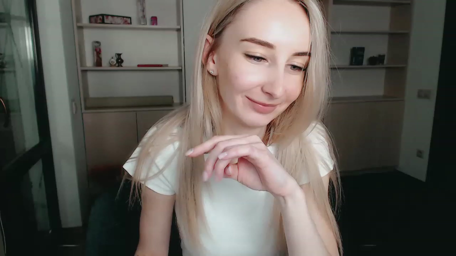 Gallery image thumbnail from Qsensx's myfreecams stream on, 02/17/2023, 16:28 image 3 of 20