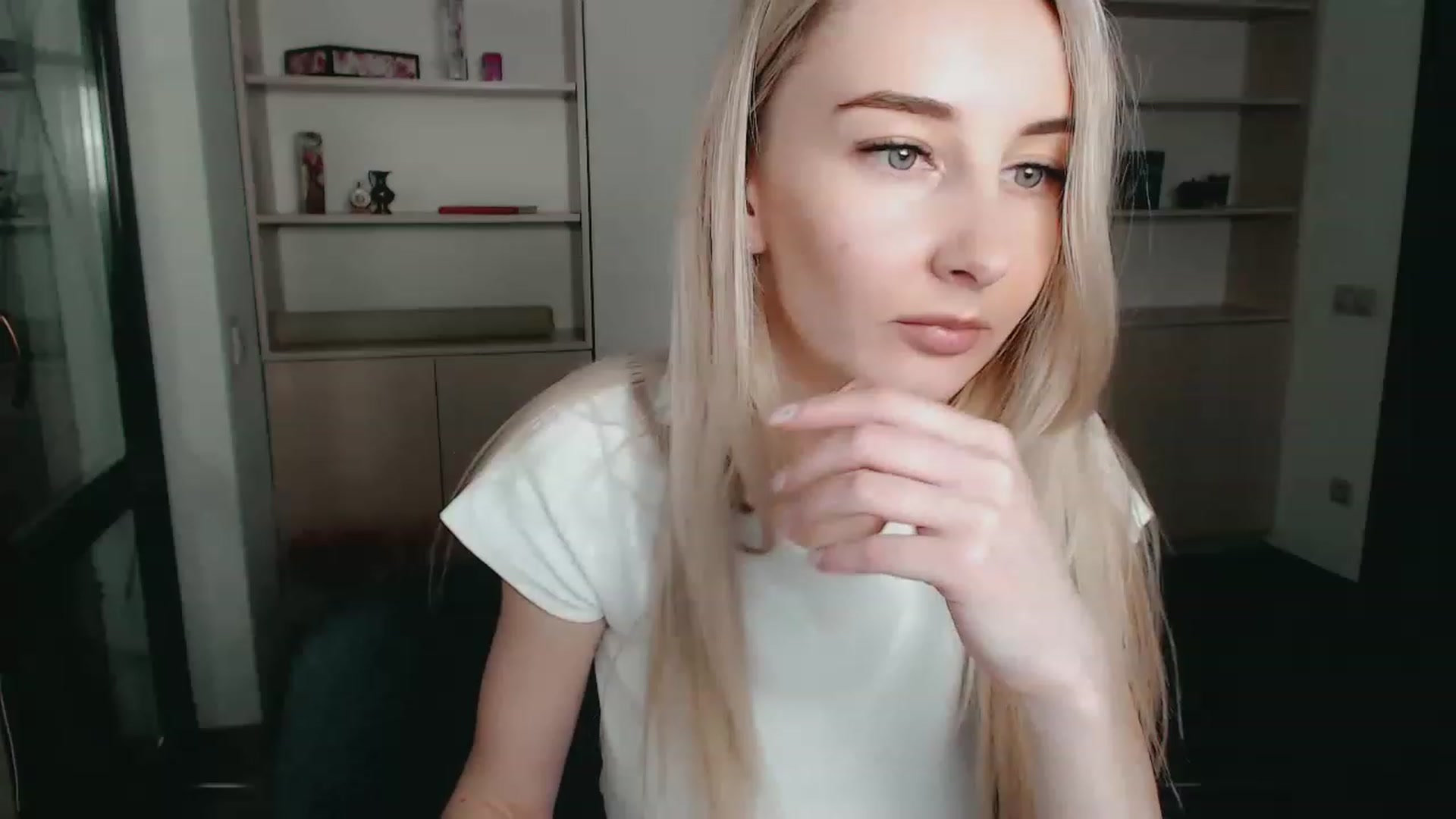Gallery image thumbnail from Qsensx's myfreecams stream on, 02/17/2023, 16:28 image 6 of 20