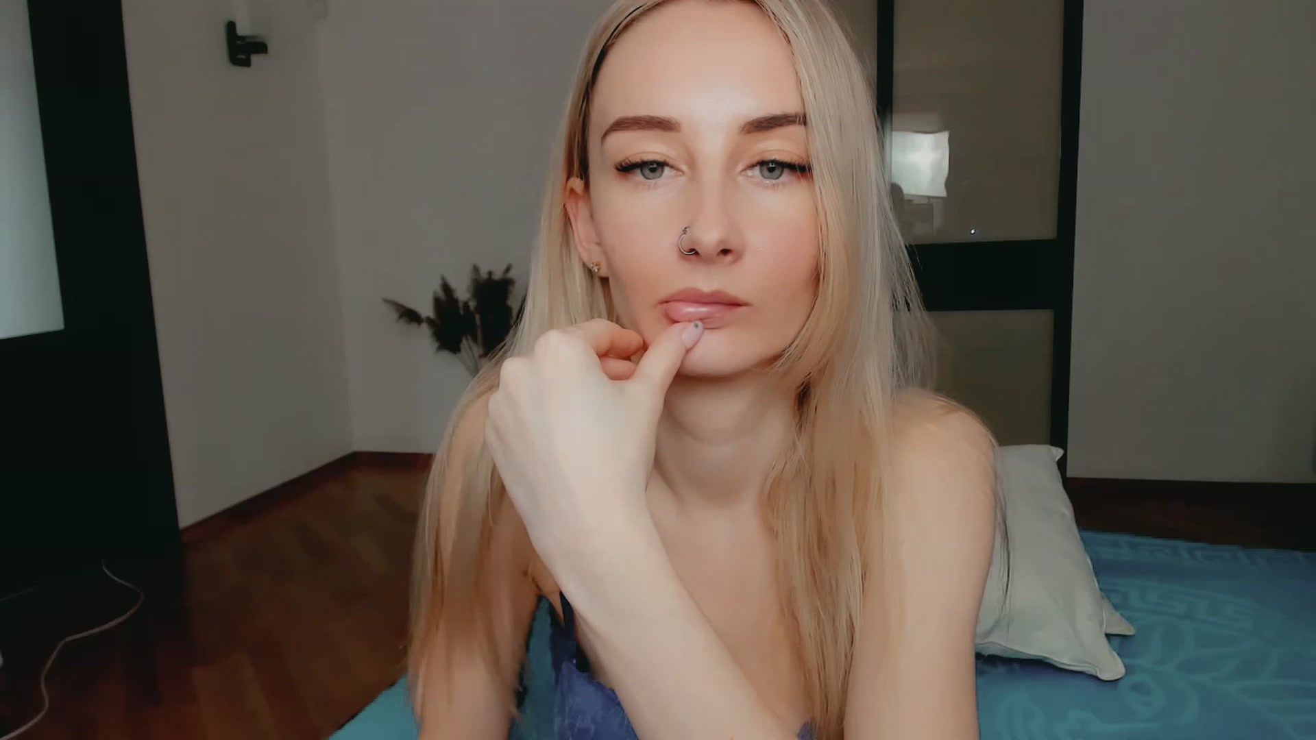 Gallery image thumbnail from Qsensx's myfreecams stream on, 02/18/2023, 14:42 image 10 of 20