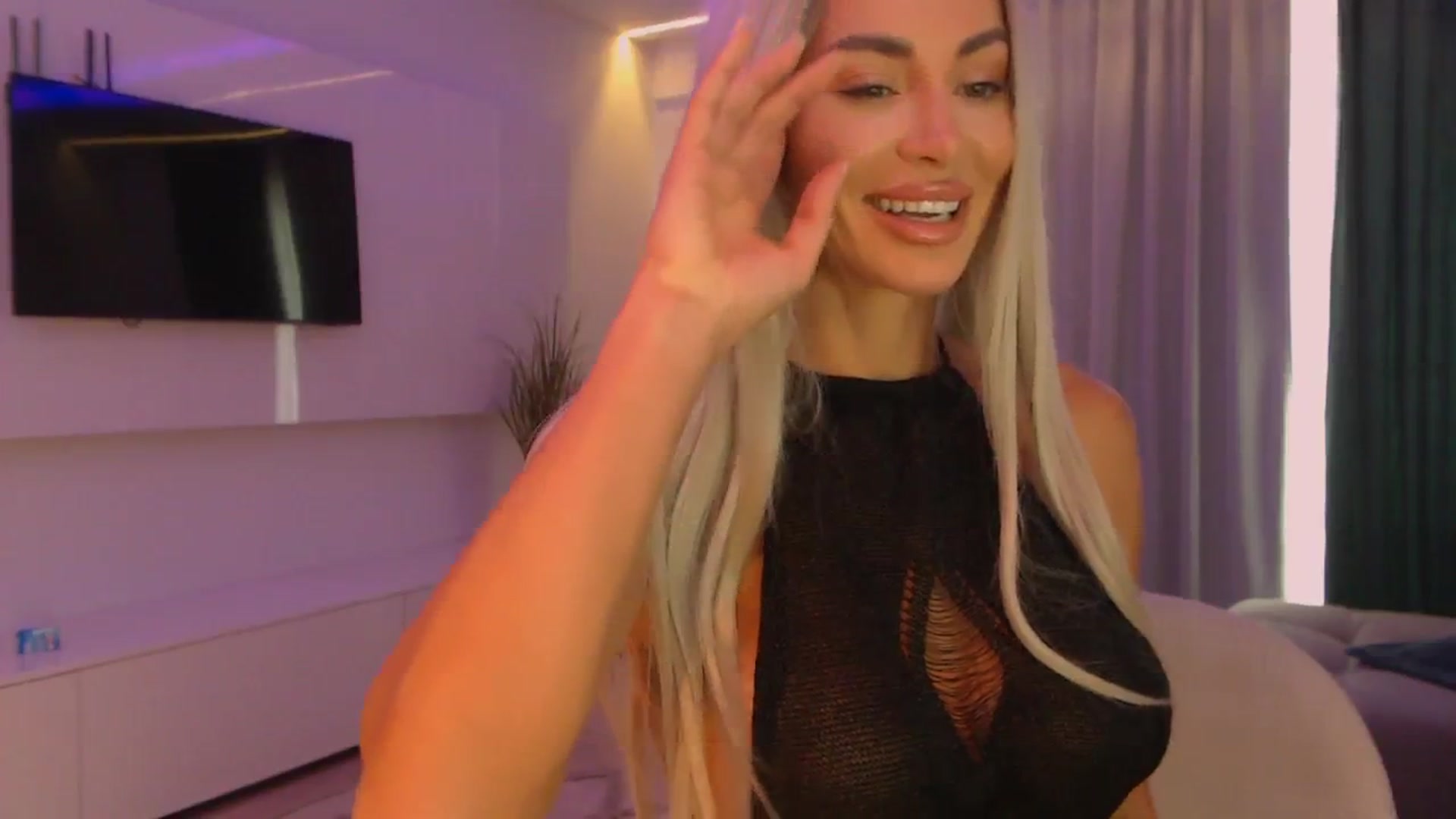 Gallery image thumbnail from Qu33n's myfreecams stream on, 09/20/2025, 06:51 image 11 of 20