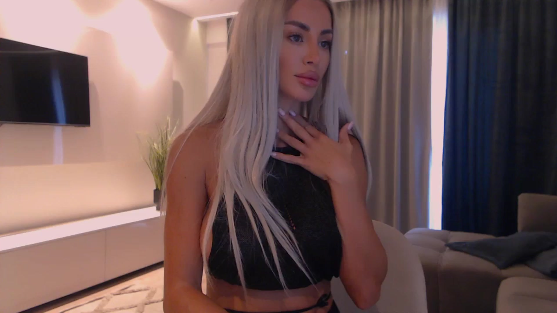 Gallery image thumbnail from Qu33n's myfreecams stream on, 09/20/2025, 06:51 image 1 of 20