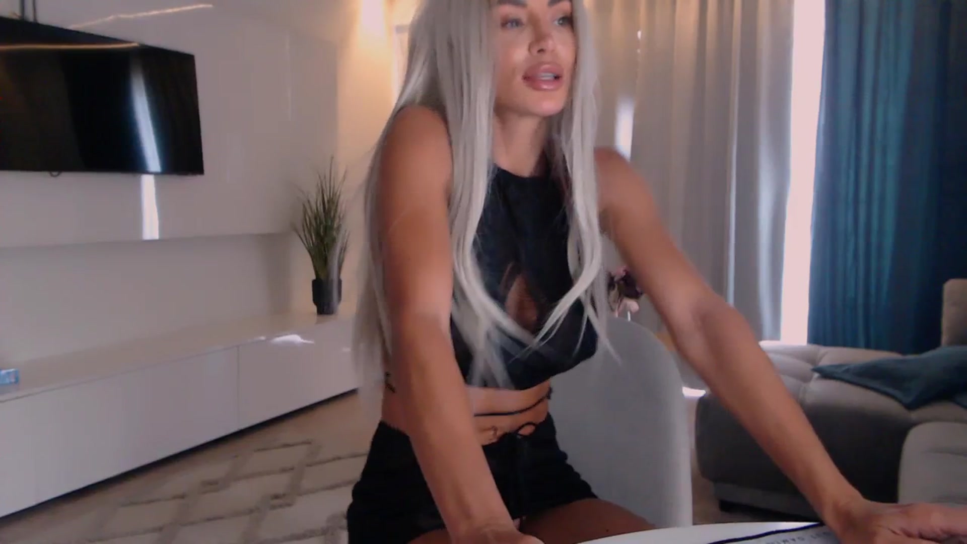 Gallery image thumbnail from Qu33n's myfreecams stream on, 09/20/2025, 06:51 image 19 of 20