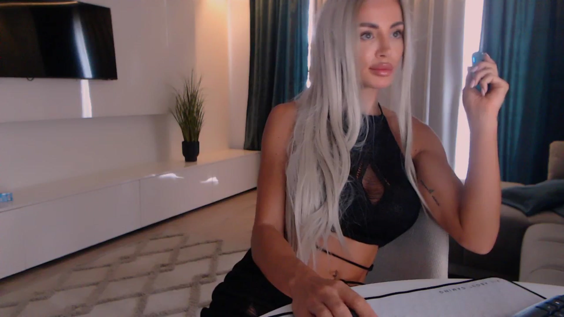 Gallery image thumbnail from Qu33n's myfreecams stream on, 09/20/2025, 06:51 image 18 of 20