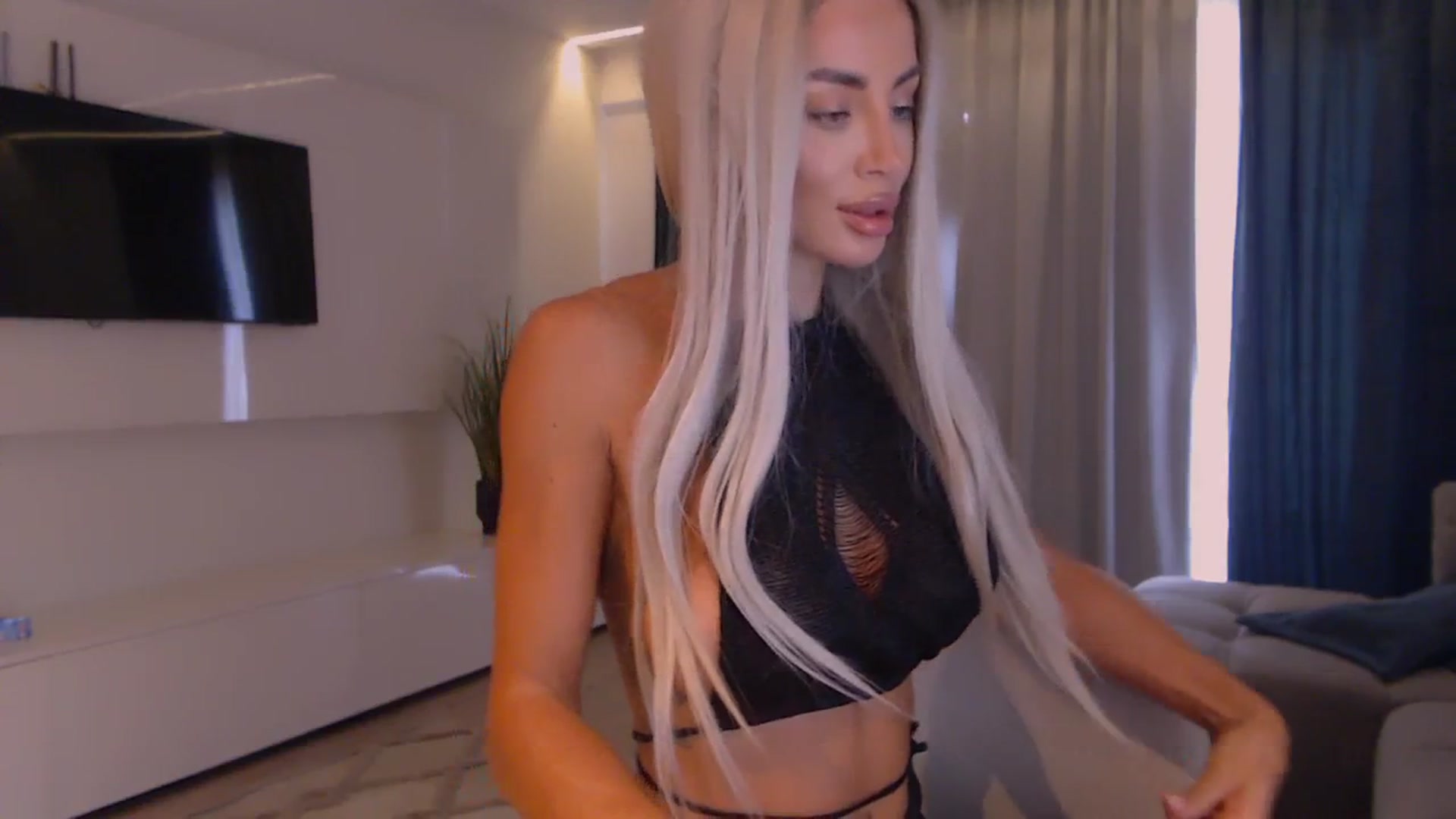 Gallery image thumbnail from Qu33n's myfreecams stream on, 09/20/2025, 06:51 image 14 of 20