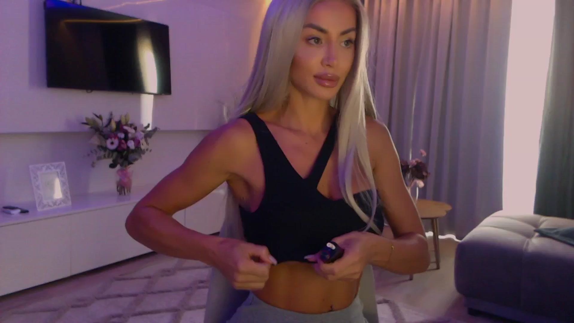 Gallery image thumbnail from Qu33n's myfreecams stream on, 09/21/2025, 05:44 image 1 of 20