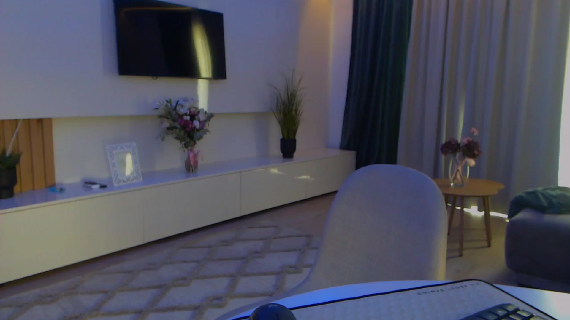 Gallery image thumbnail from Qu33n's myfreecams stream on, 09/25/2025, 08:49 image 14 of 20