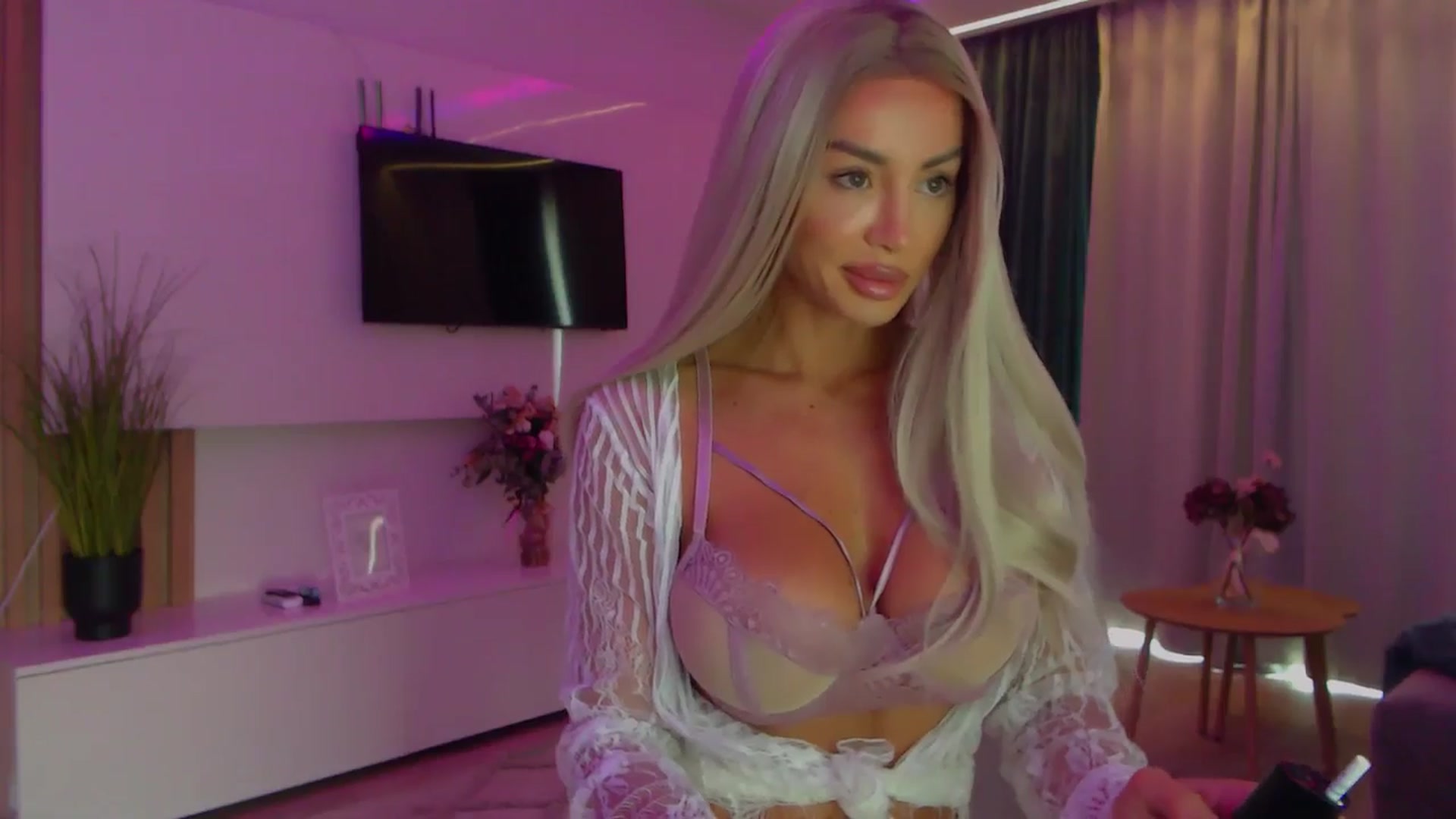 Gallery image thumbnail from Qu33n's myfreecams stream on, 10/01/2025, 07:05 image 8 of 20